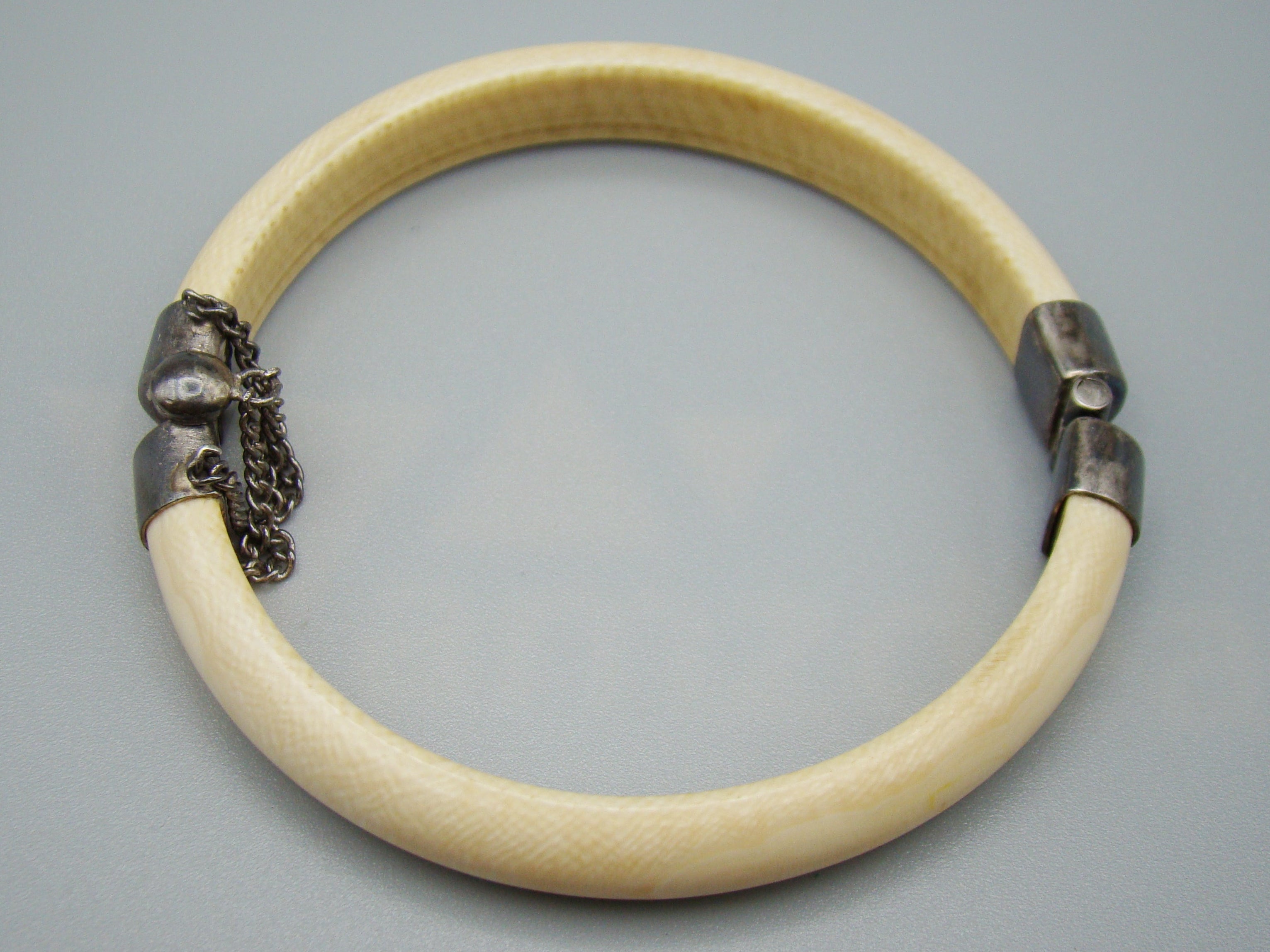 Antique Ivory, Natural Ivory, Ivory Bracelet, Mediterranean Ivory, handcarved Ivory, Asien Ivory, Elephant Ivory