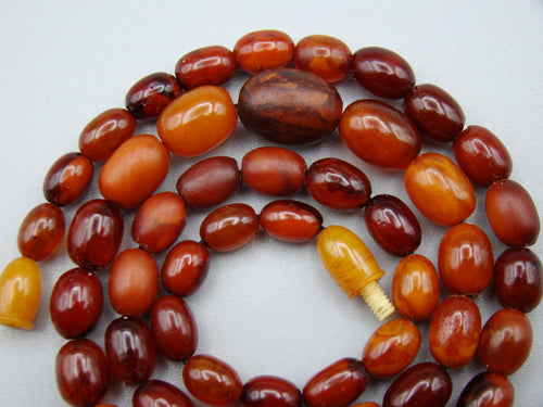 baltic amber, amber, antique, amber beads, egg Yolk, amber chain, Rosary beads, مسبحة, Masbaha, Muslim prayer beads حبيت الدورة ,العنبر الهندى