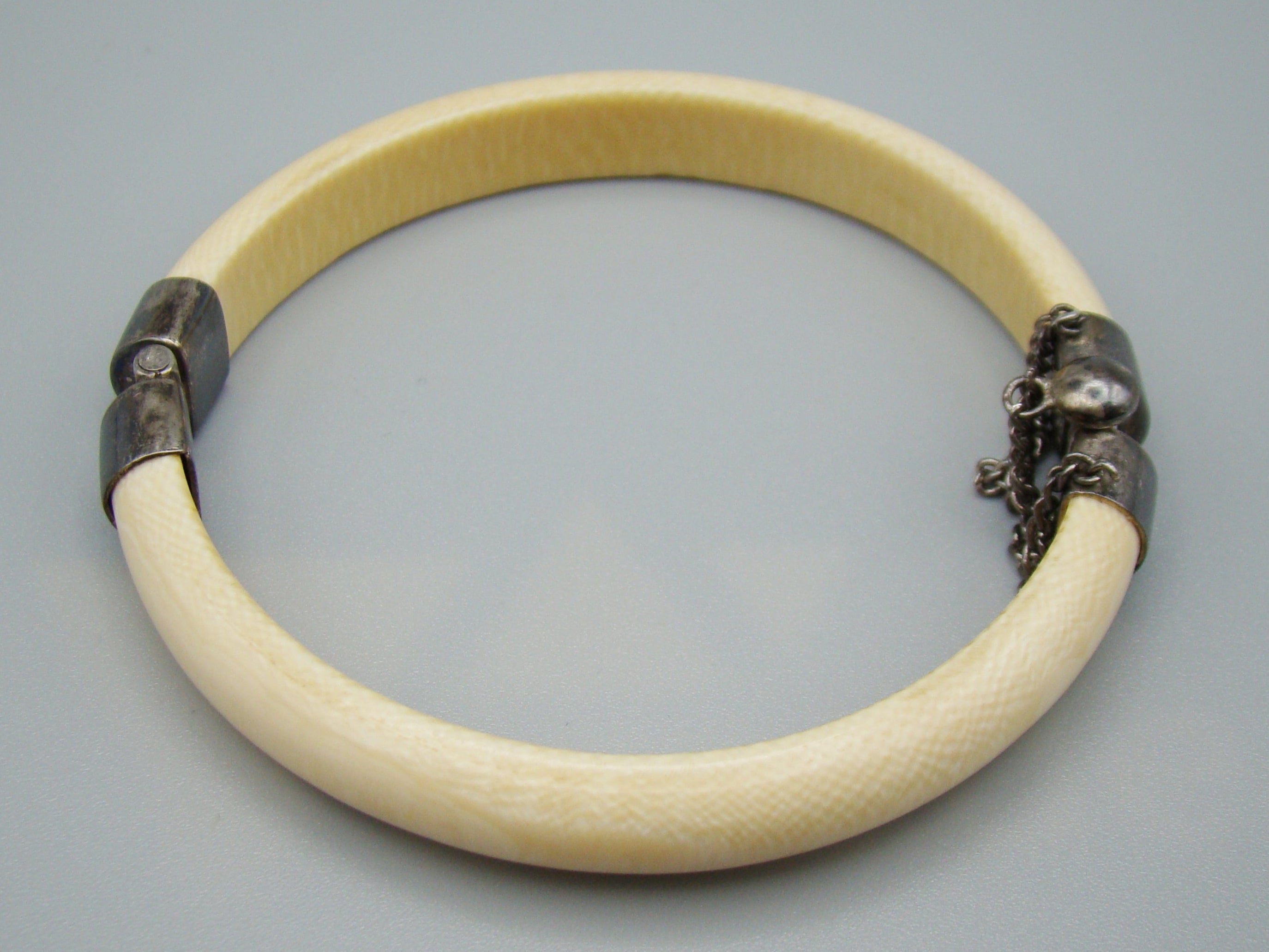 Antique Ivory, Natural Ivory, Ivory Bracelet, Mediterranean Ivory, handcarved Ivory, Asien Ivory, Elephant Ivory
