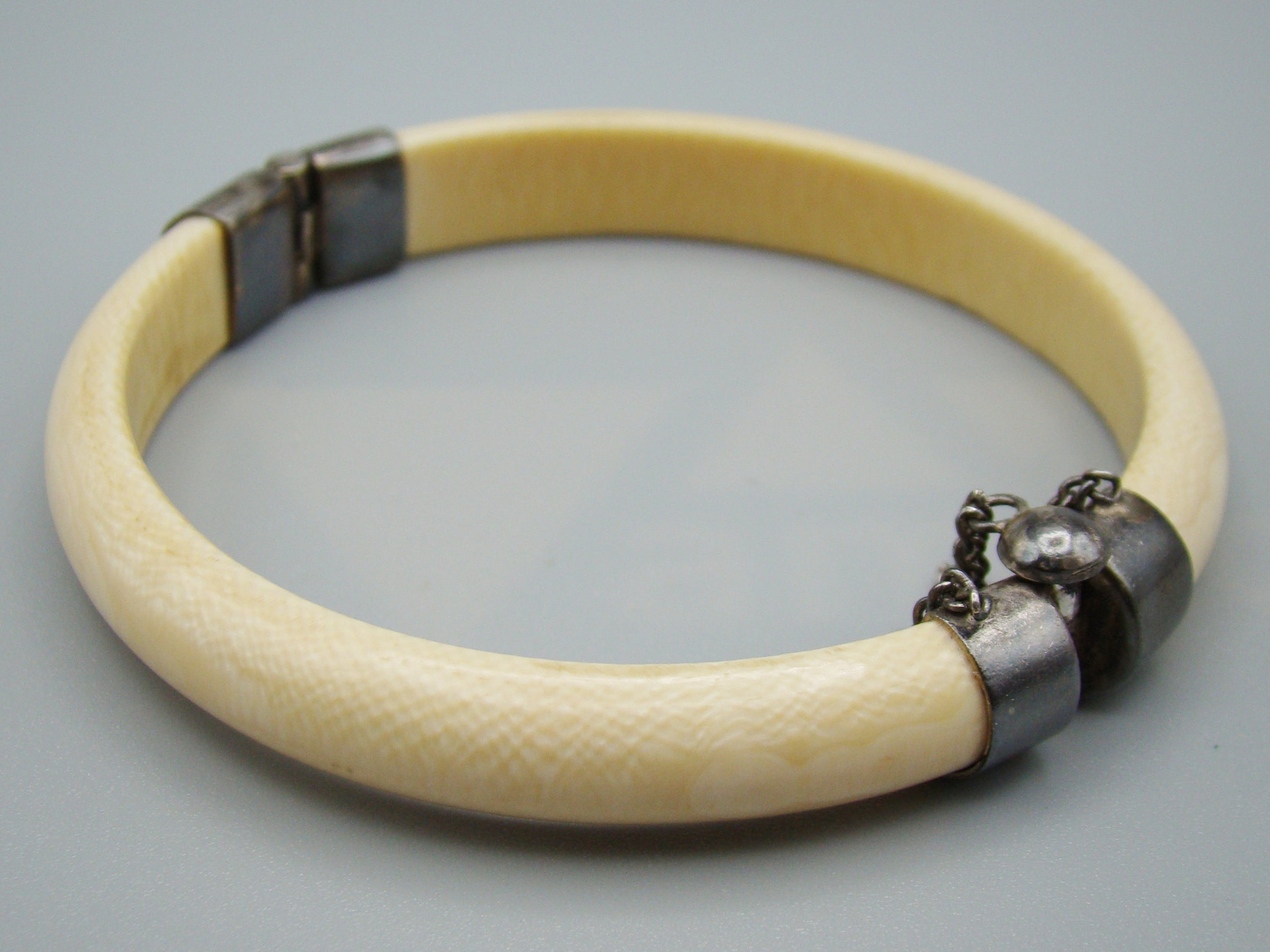 Antique Ivory, Natural Ivory, Ivory Bracelet, Mediterranean Ivory, handcarved Ivory, Asien Ivory, Elephant Ivory