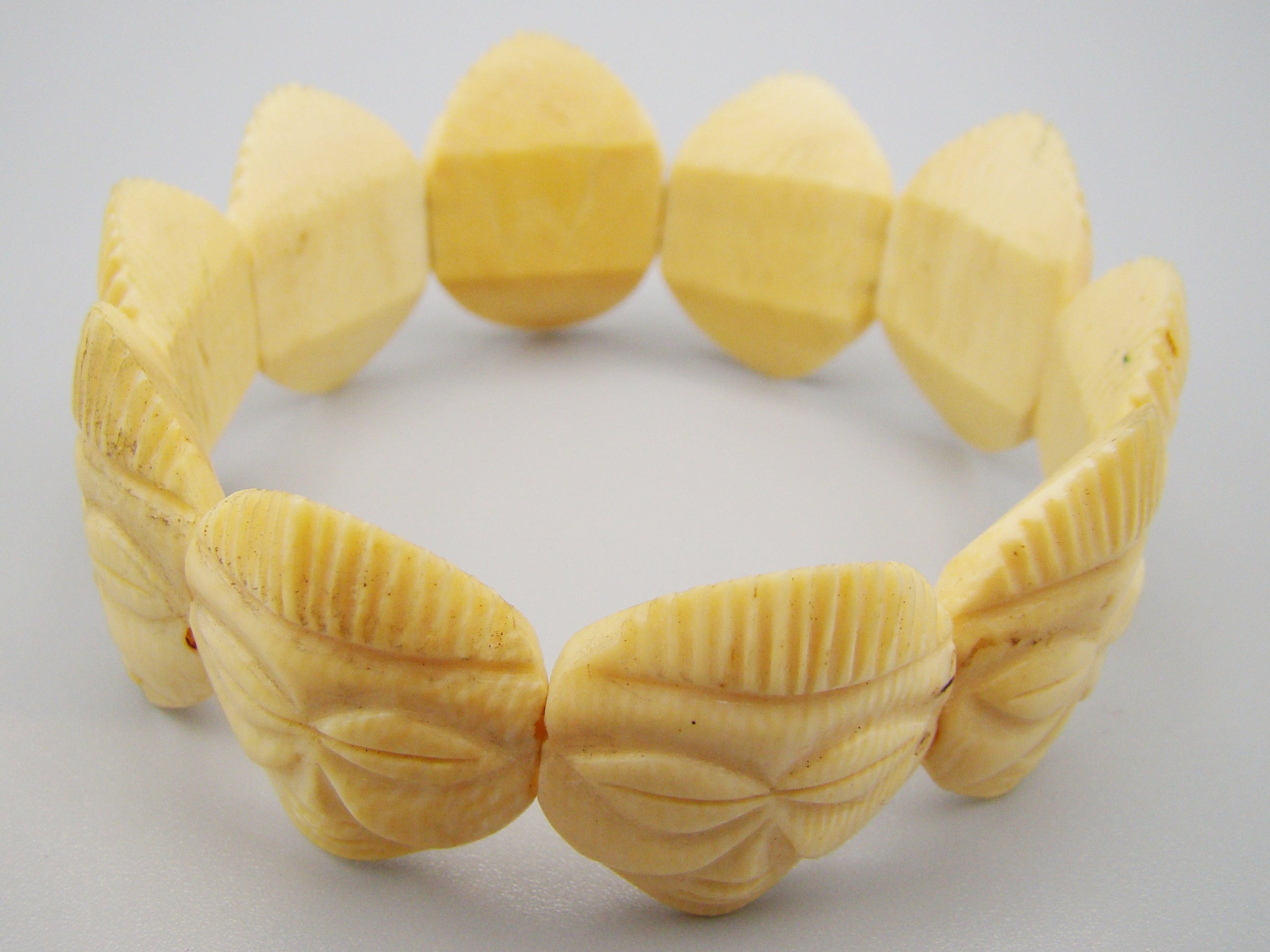 Antique Ivory, Natural Ivory, Ivory Bracelet, Mediterranean Ivory, handcarved Ivory, Asien Ivory, Elephant Ivory