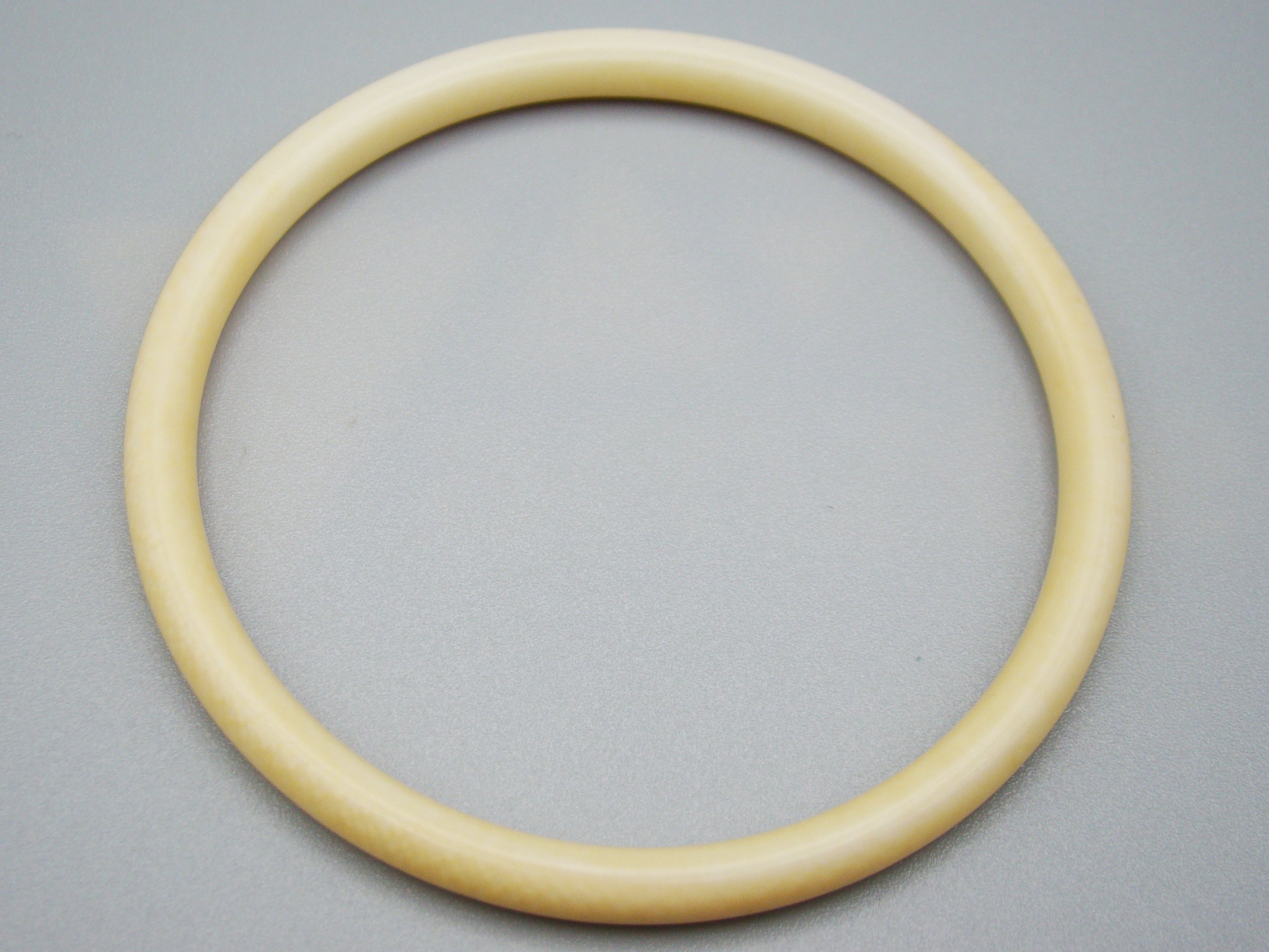 Antique Ivory, Natural Ivory, Ivory Bracelet, Mediterranean Ivory, handcarved Ivory, Asien Ivory, Elephant Ivory