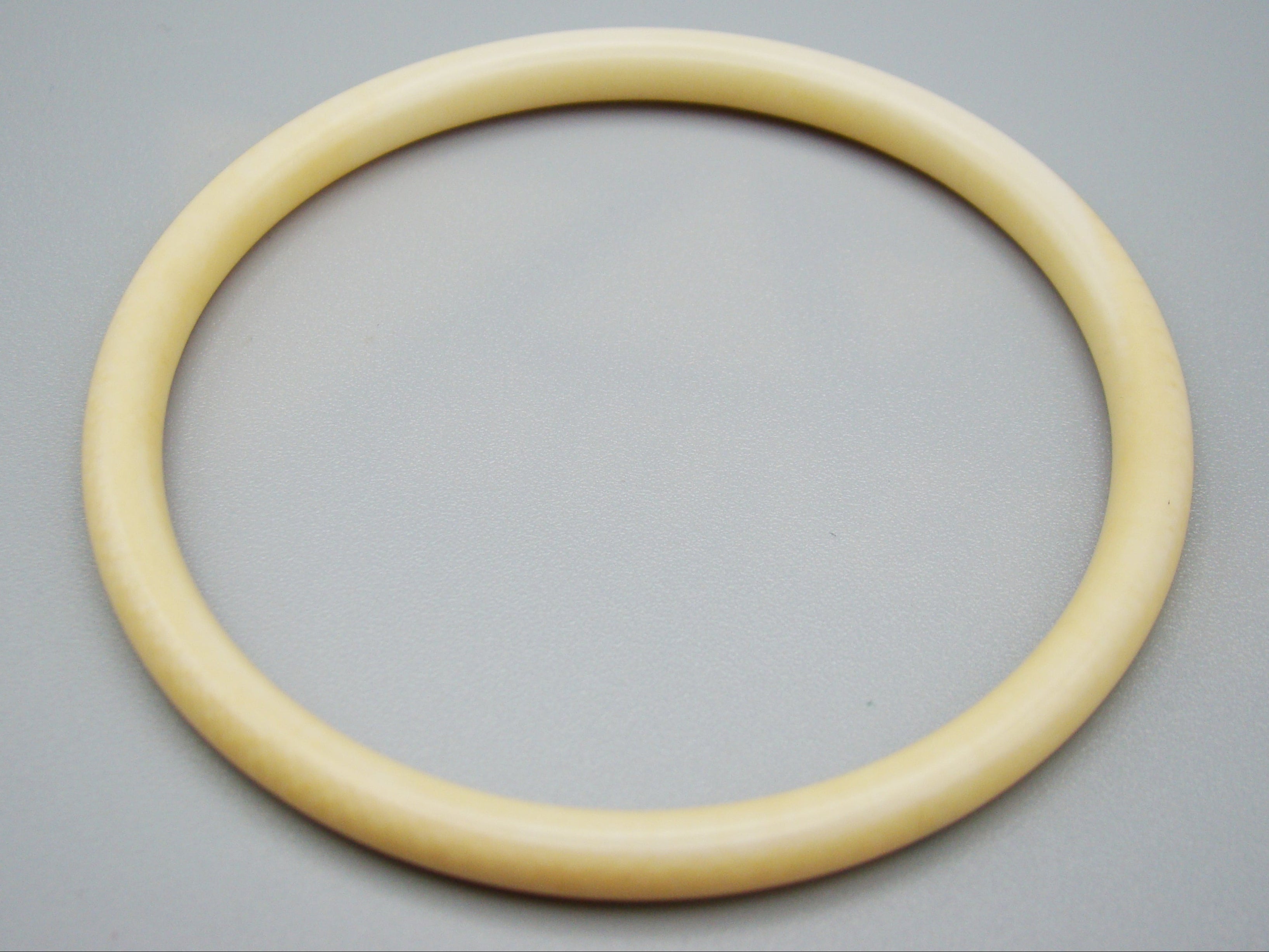 Antique Ivory, Natural Ivory, Ivory Bracelet, Mediterranean Ivory, handcarved Ivory, Asien Ivory, Elephant Ivory