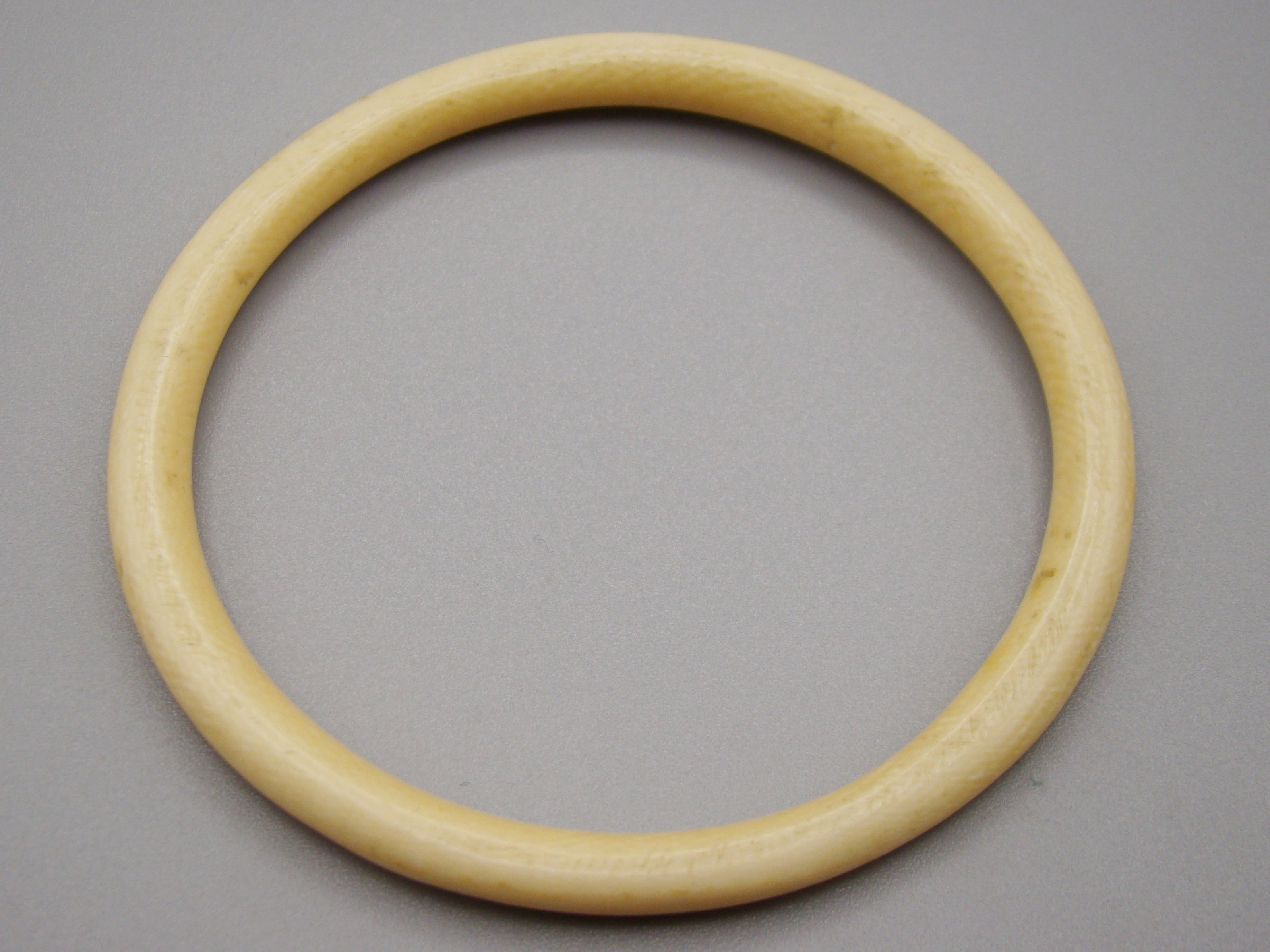 Antique Ivory, Natural Ivory, Ivory Bracelet, Mediterranean Ivory, handcarved Ivory, Asien Ivory, Elephant Ivory