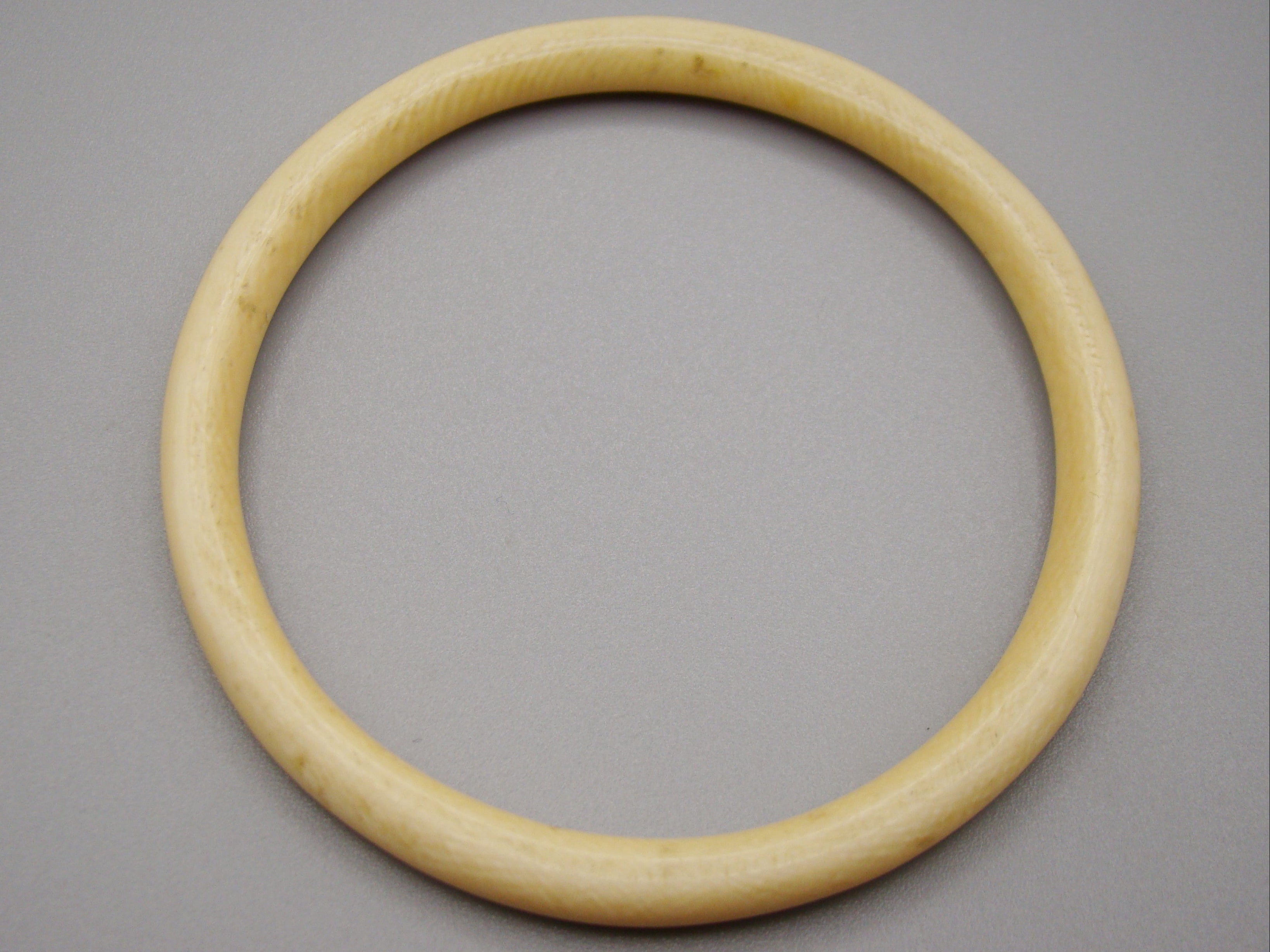 Antique Ivory, Natural Ivory, Ivory Bracelet, Mediterranean Ivory, handcarved Ivory, Asien Ivory, Elephant Ivory