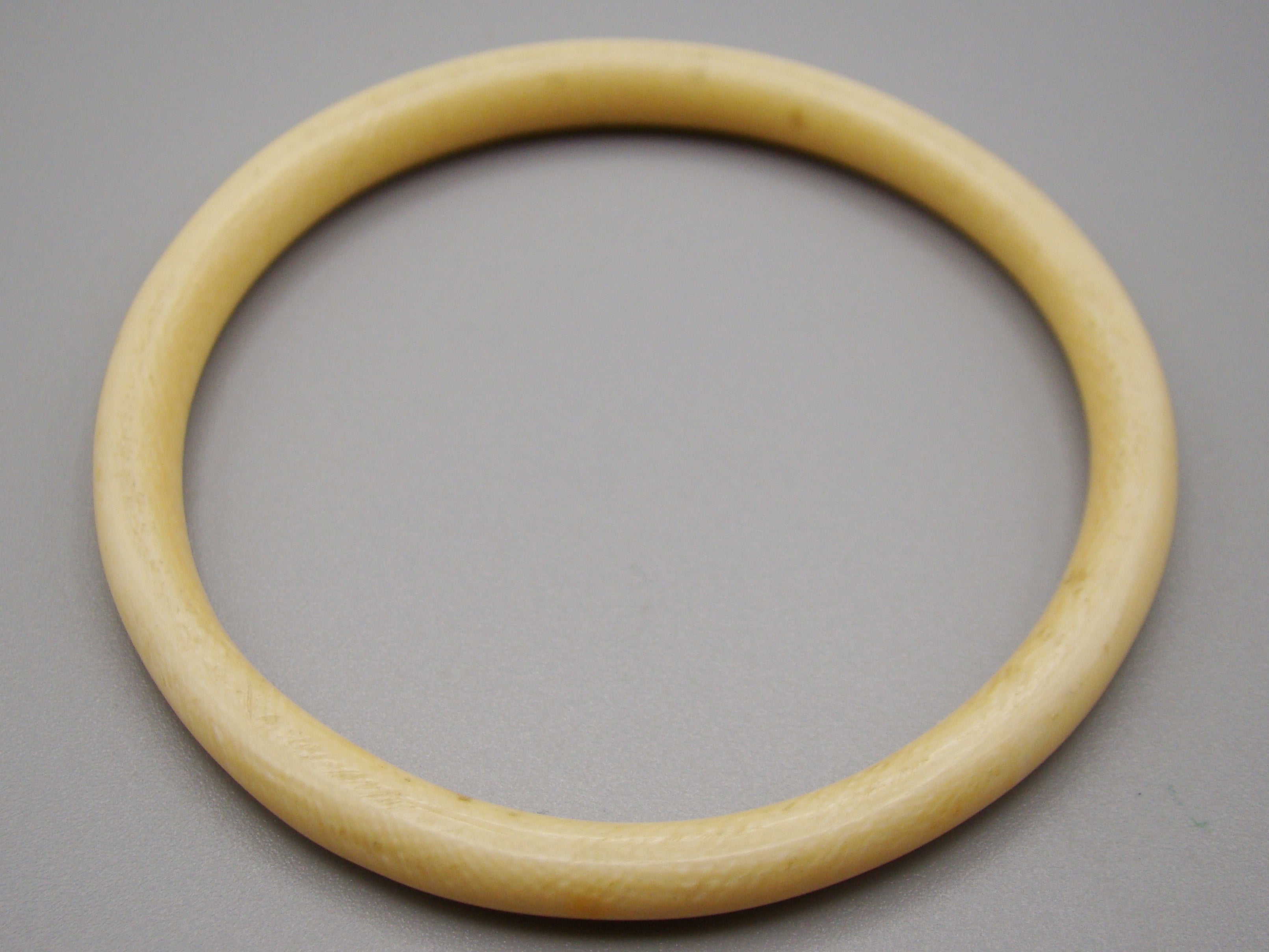 Antique Ivory, Natural Ivory, Ivory Bracelet, Mediterranean Ivory, handcarved Ivory, Asien Ivory, Elephant Ivory
