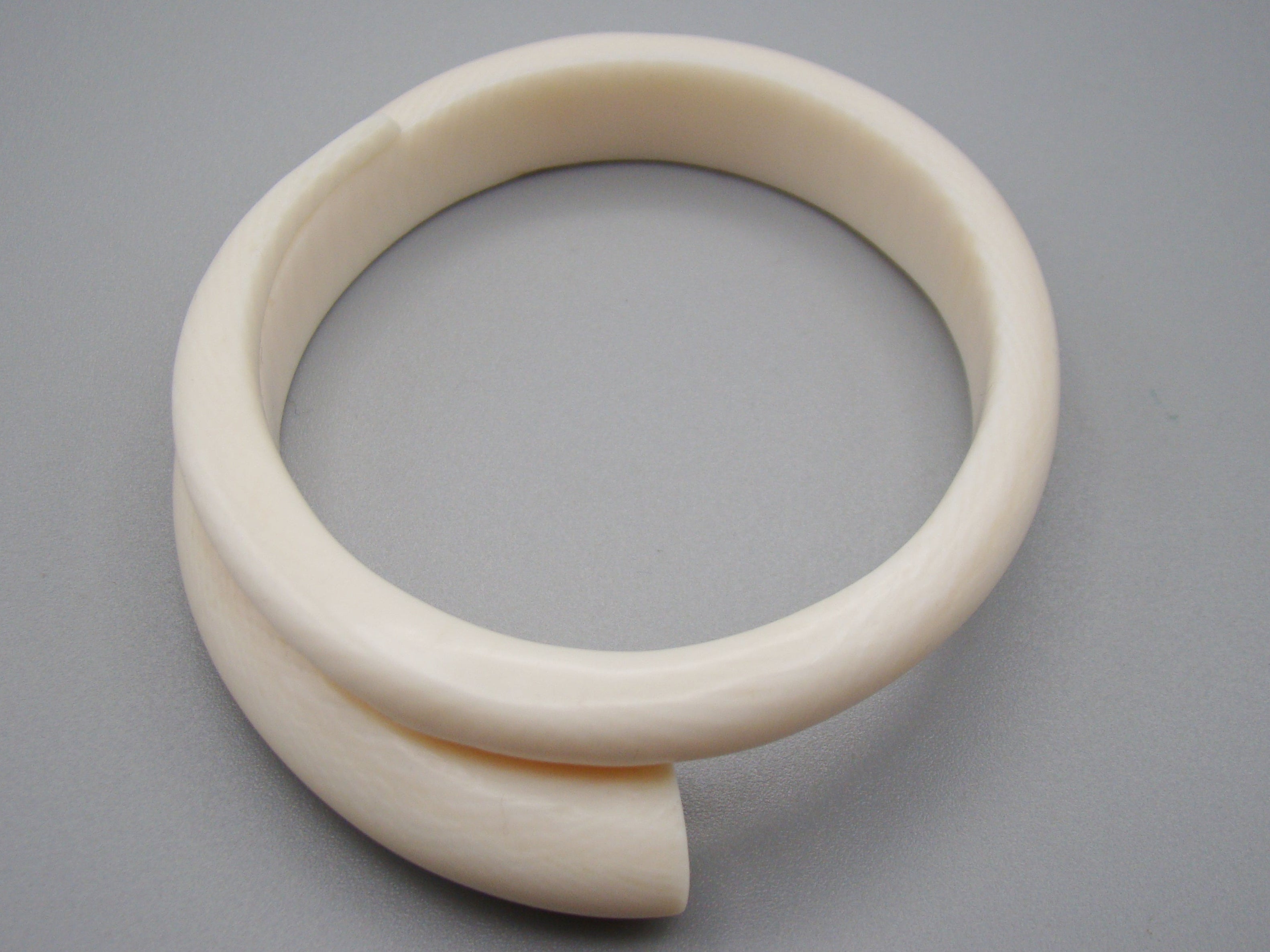 Antique Natural Elephant Ivory Bracelet - Kingdom of Antique Arts