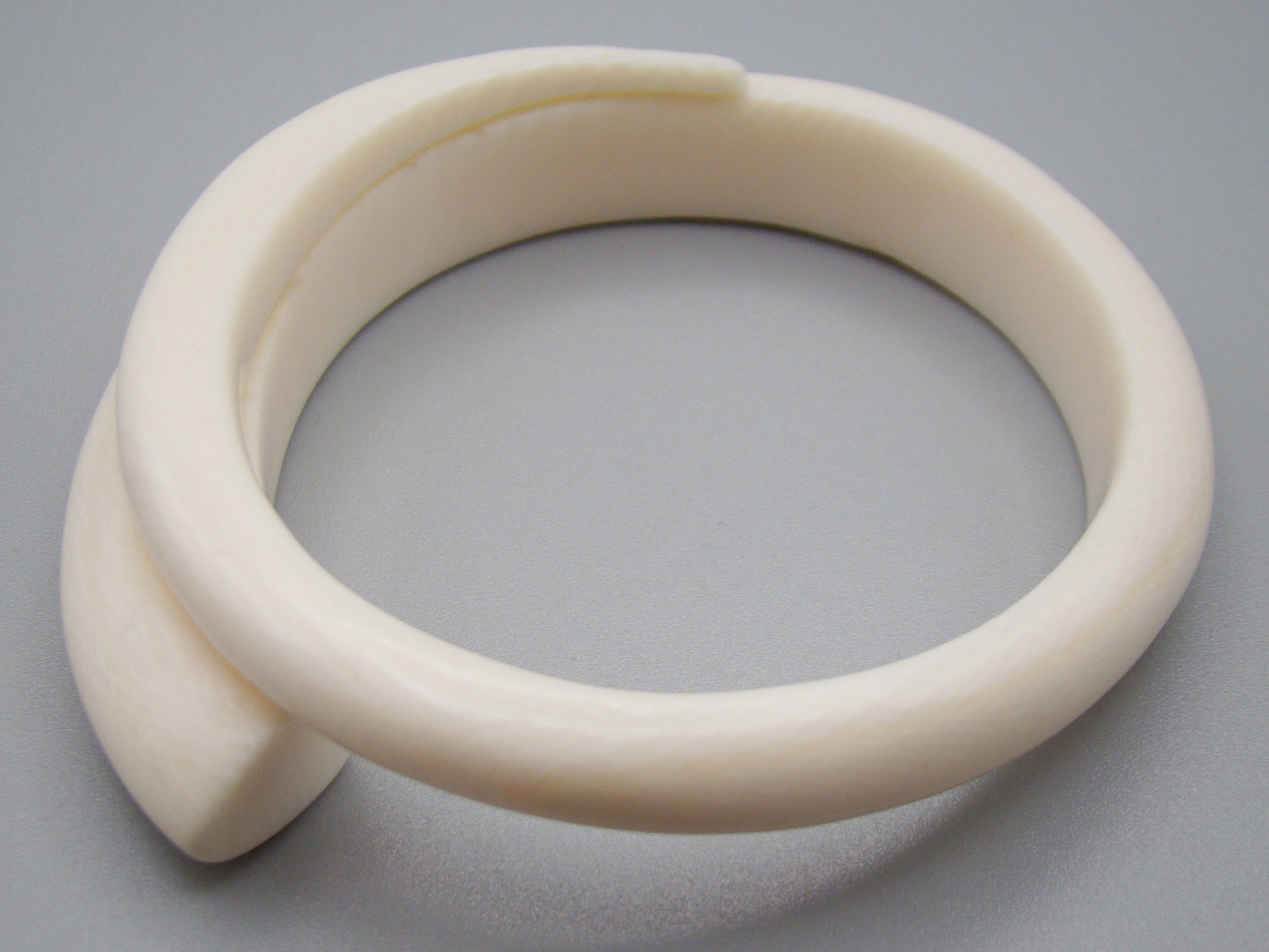Antique Natural Elephant Ivory Bracelet - Kingdom of Antique Arts