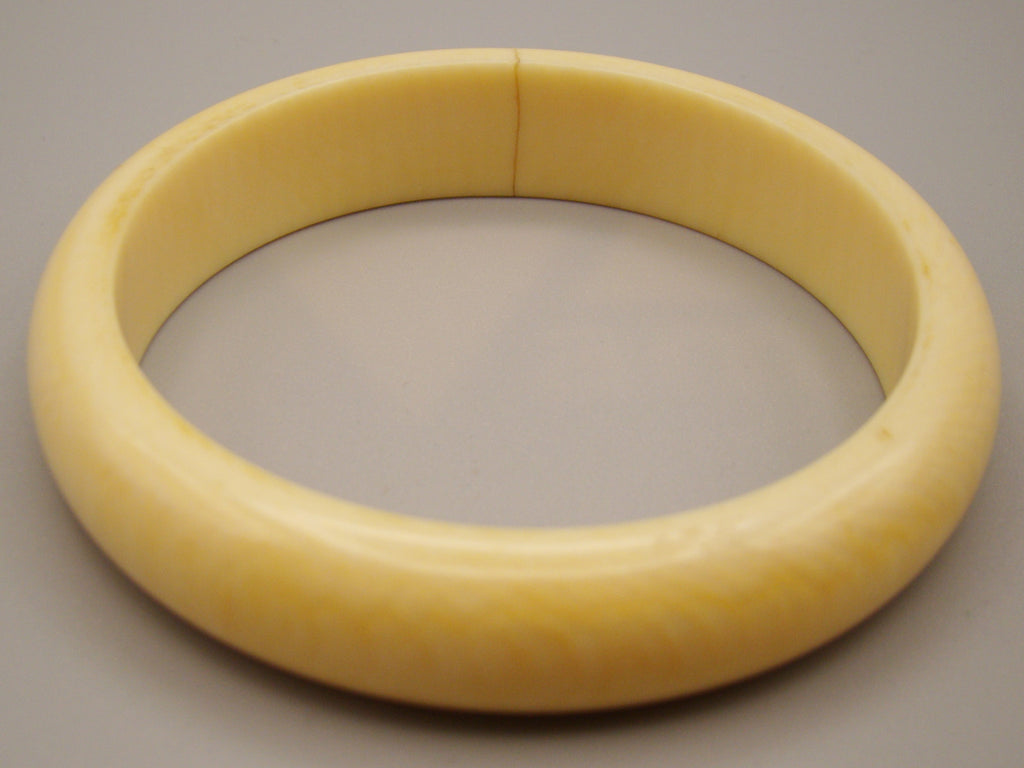 Antique Ivory, Natural Ivory, Ivory Bracelet, Mediterranean Ivory, handcarved Ivory, Asien Ivory, Elephant Ivory