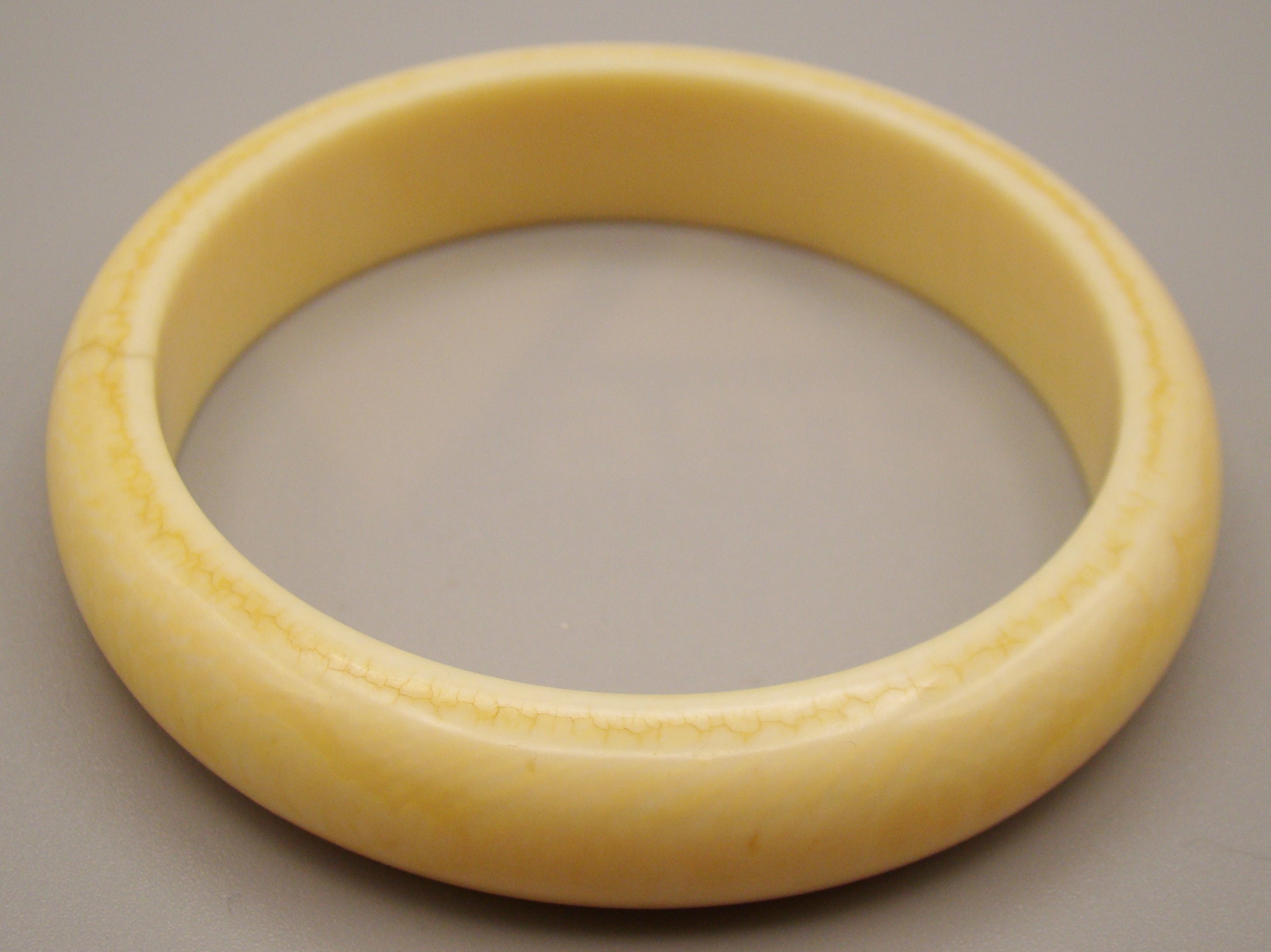 Antique Ivory, Natural Ivory, Ivory Bracelet, Mediterranean Ivory, handcarved Ivory, Asien Ivory, Elephant Ivory