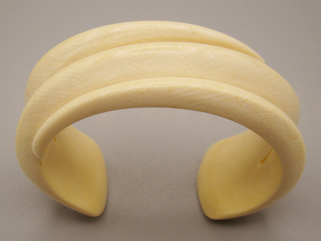 Antique Ivory, Natural Ivory, Ivory Bracelet, Mediterranean Ivory, handcarved Ivory, Asien Ivory, Elephant Ivory
