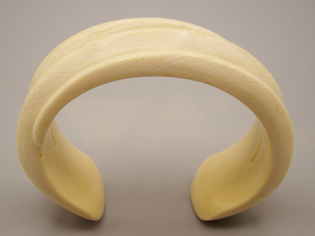 Antique Ivory, Natural Ivory, Ivory Bracelet, Mediterranean Ivory, handcarved Ivory, Asien Ivory, Elephant Ivory