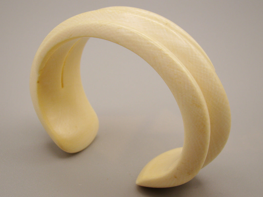 Antique Ivory, Natural Ivory, Ivory Bracelet, Mediterranean Ivory, handcarved Ivory, Asien Ivory, Elephant Ivory