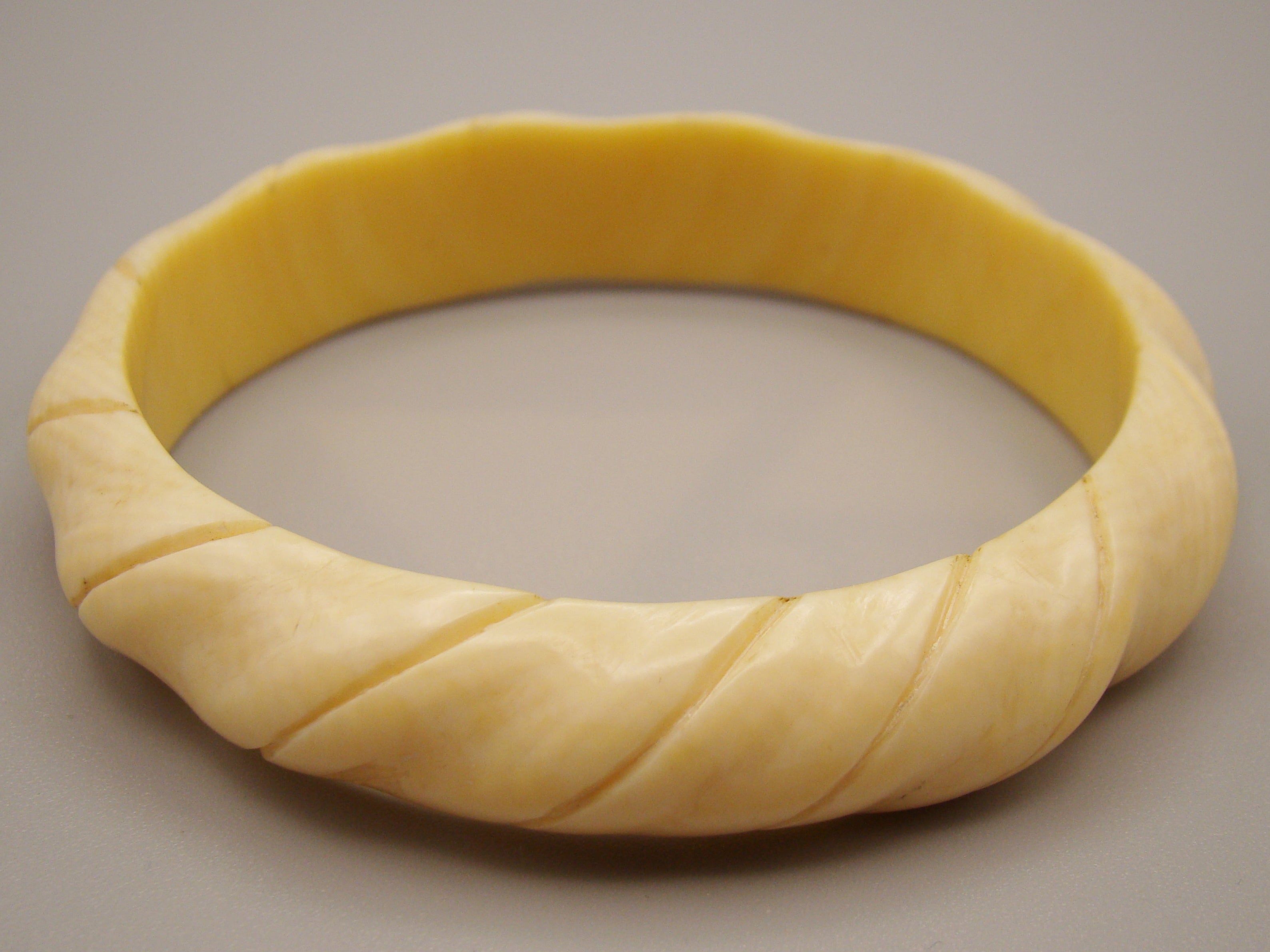 Antique Natural Elephant Ivory Bracelet - Kingdom of Antique Arts