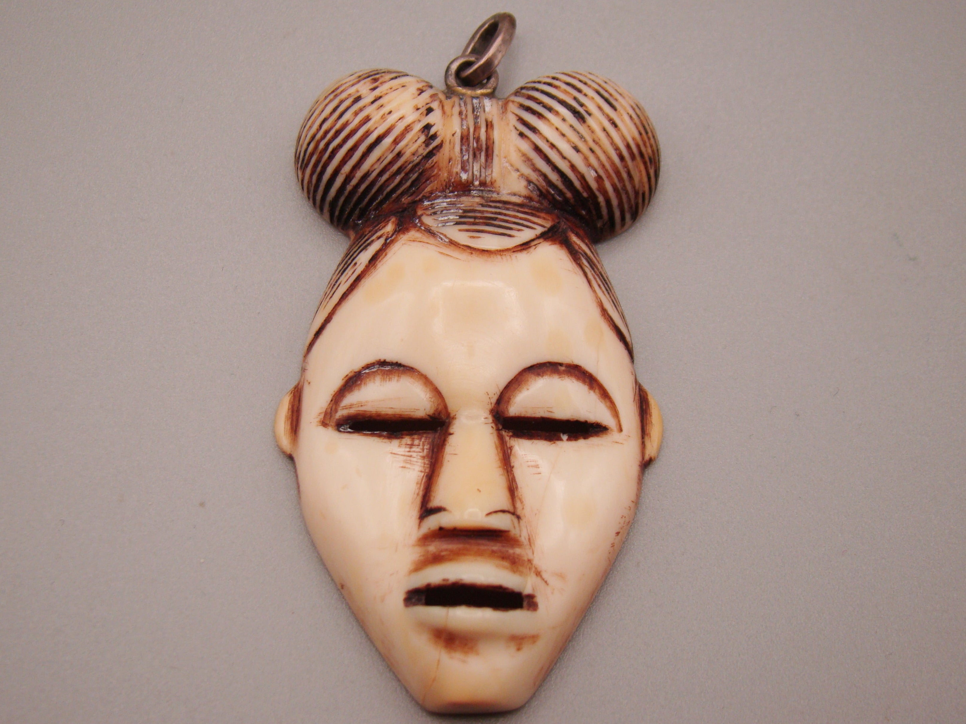 Antique Ivory, Natural Ivory, Mediterranean Ivory, handcarved Ivory, Asien Ivory, Elephant Ivory, Ivory Chain, Ivory Pendant