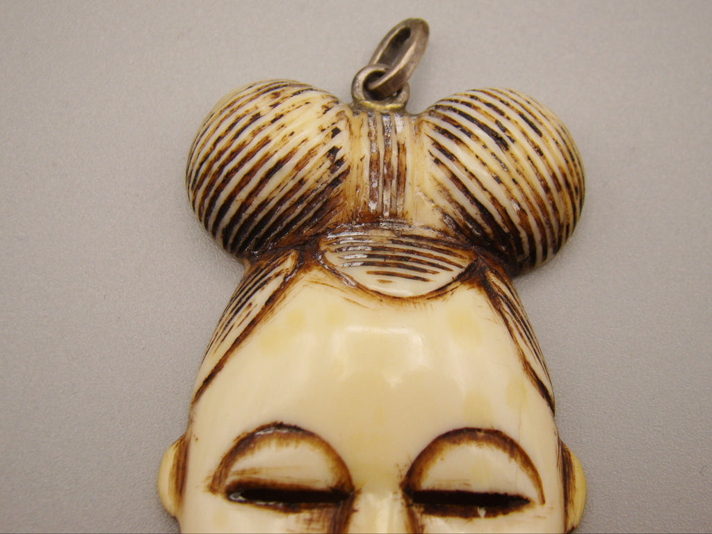 Antique Ivory, Natural Ivory, Mediterranean Ivory, handcarved Ivory, Asien Ivory, Elephant Ivory, Ivory Chain, Ivory Pendant