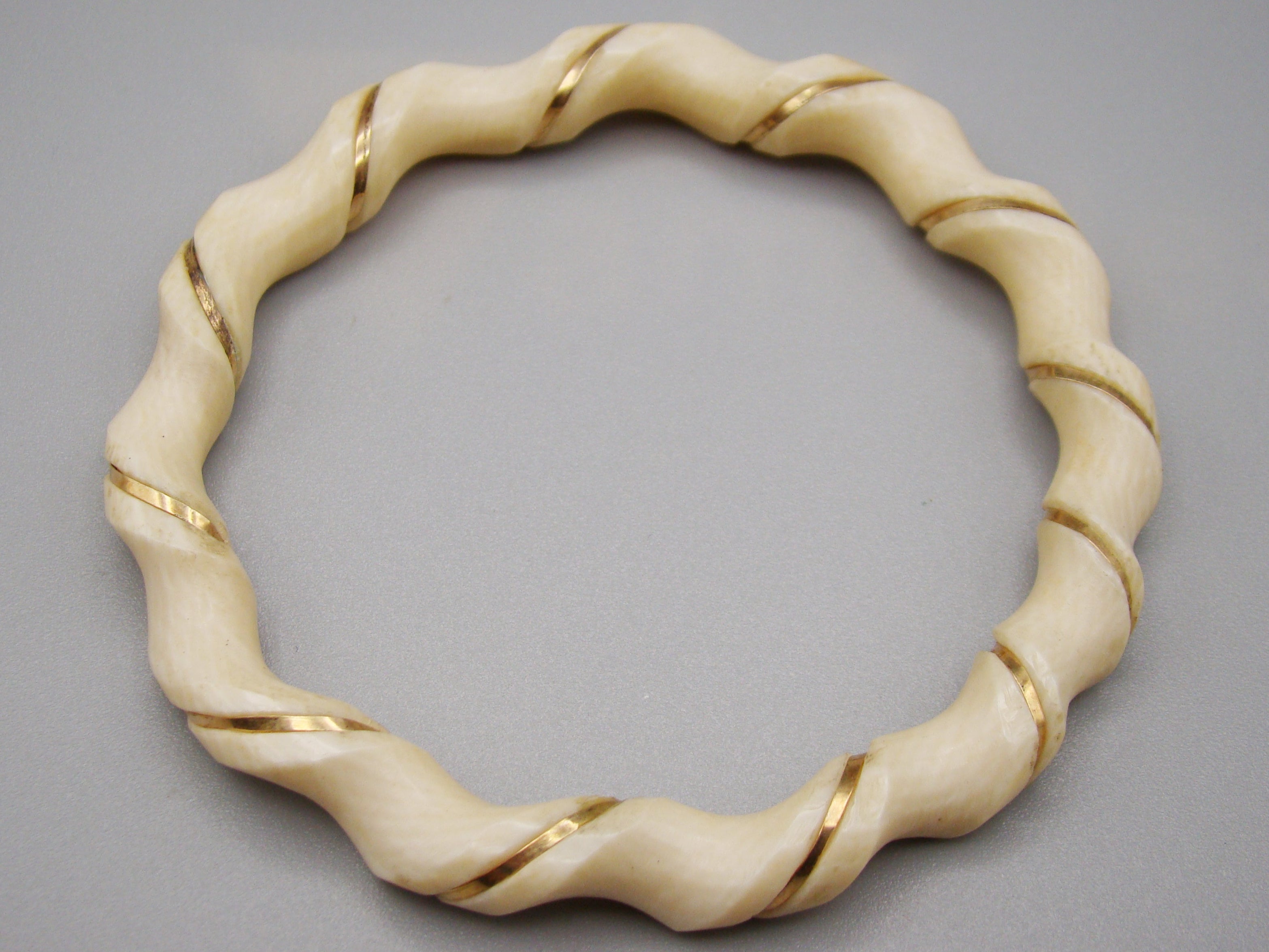 Antique Ivory, Natural Ivory, Ivory Bracelet, Mediterranean Ivory, handcarved Ivory, Asien Ivory, Elephant Ivory