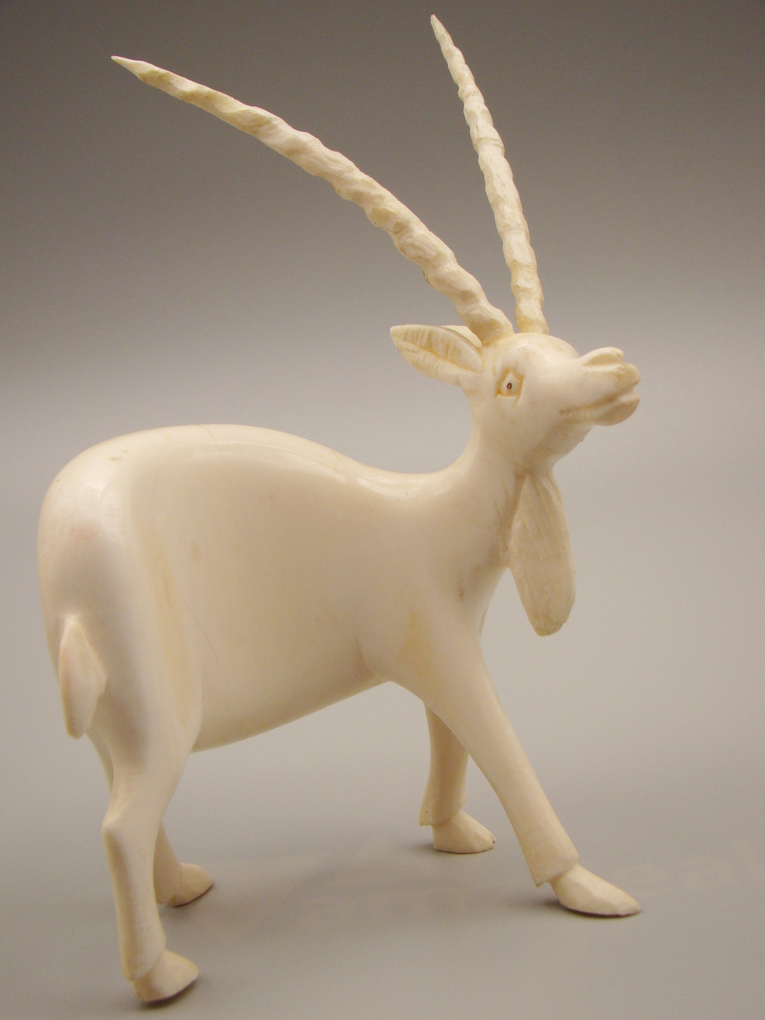 Antique Natural Elephant Ivory Figur - Handcarved - Kingdom of Antique Arts