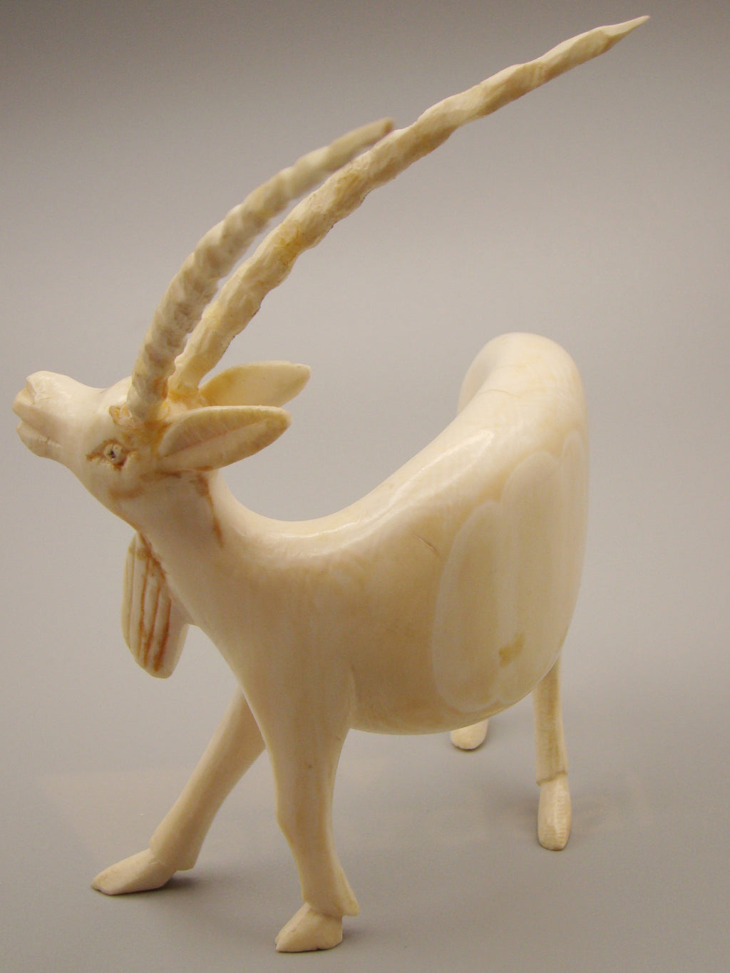 Antique Natural Elephant Ivory Figur - Handcarved - Kingdom of Antique Arts