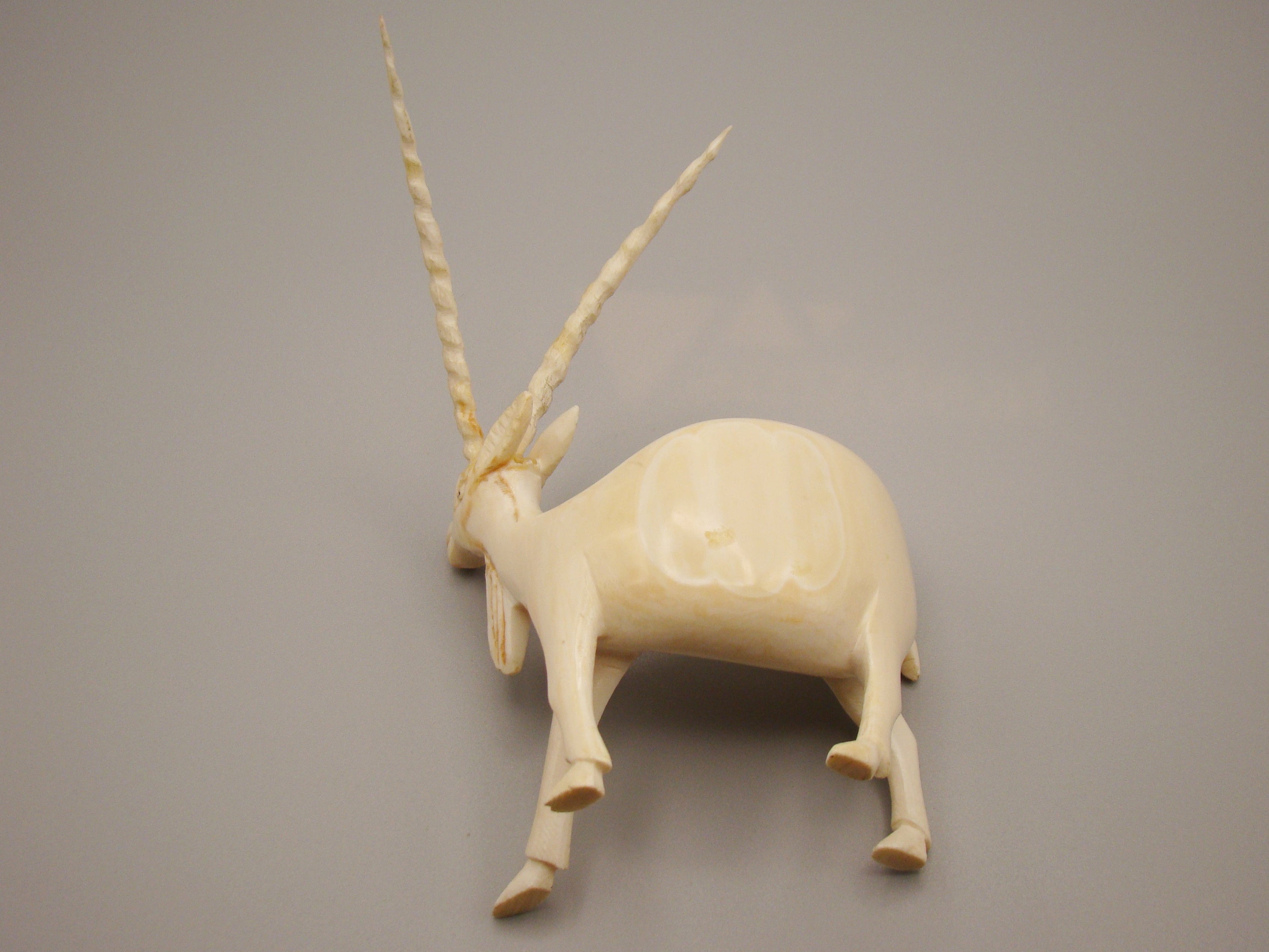 Antique Natural Elephant Ivory Figur - Handcarved - Kingdom of Antique Arts