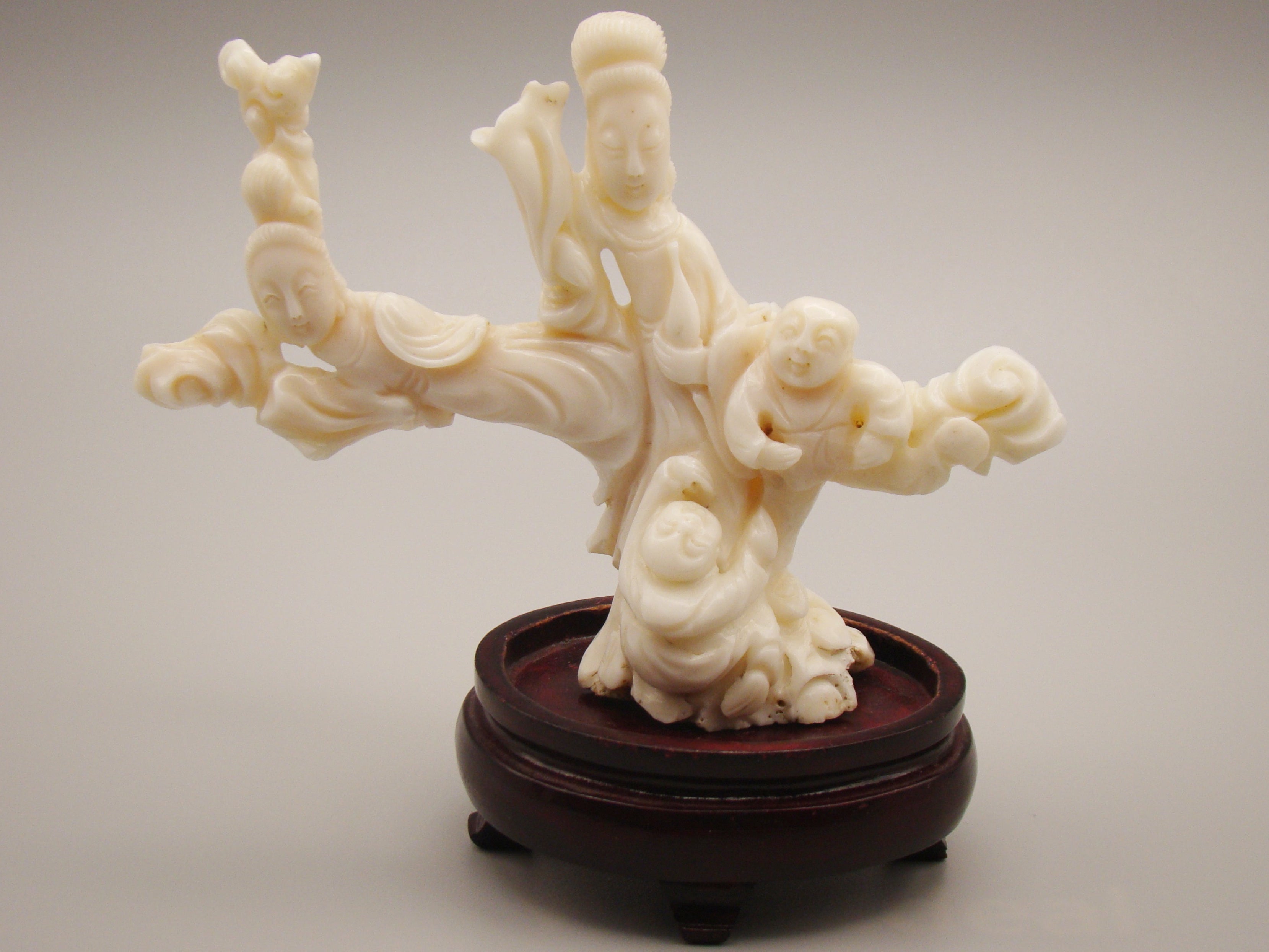 antique coral, natural coral, undyed coral, white Angel skin coral, Italian coral, pacific coral, Sardinian Coral, sea coral, Mediterranean coral, Mediterranean Figurine, Mediterranean white angel skin, Mediterranean sculpture, coral sculpture, coral figurine, Asien coral, Asien figurine, handcarved coral