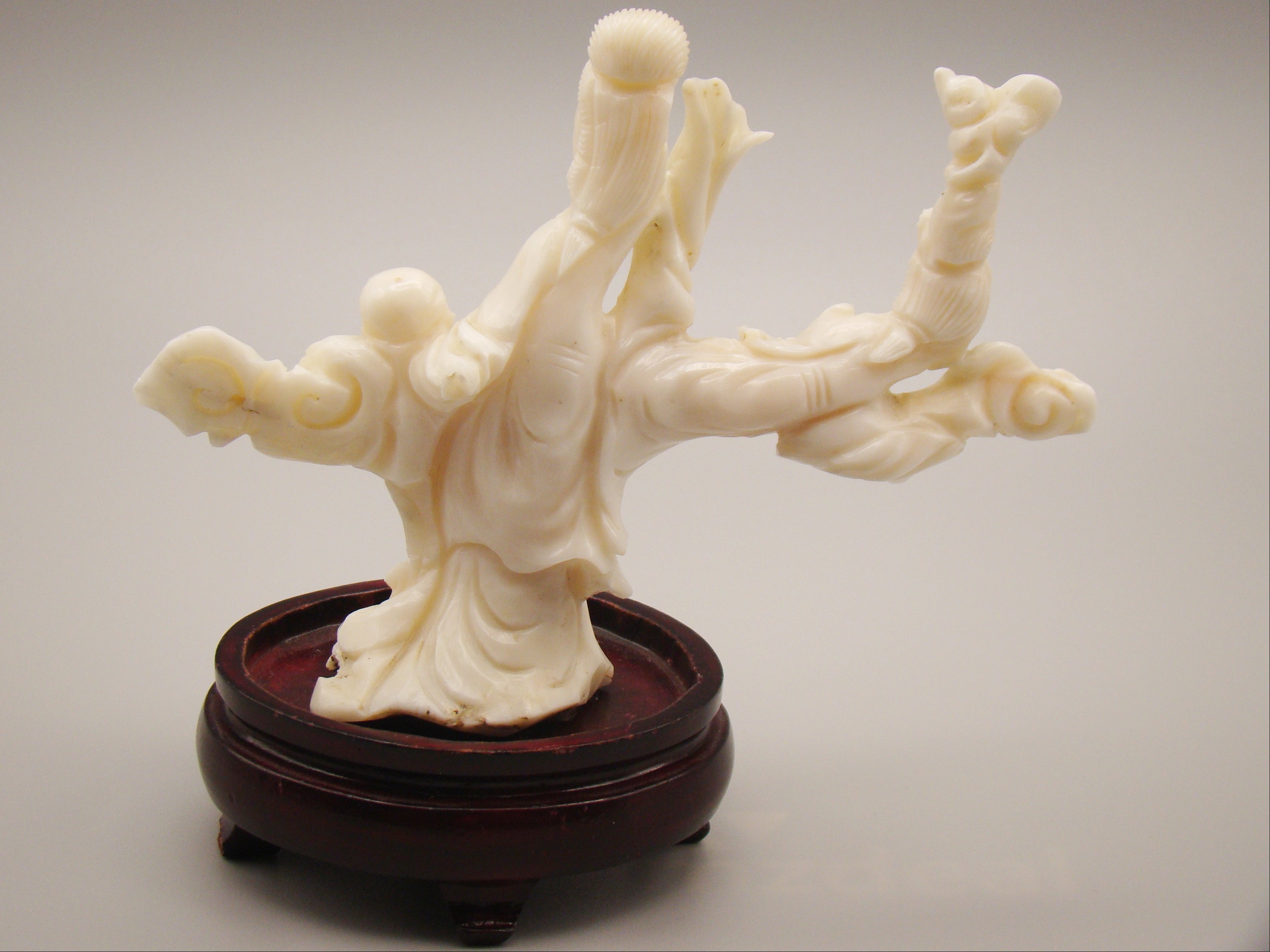 antique coral, natural coral, undyed coral, white Angel skin coral, Italian coral, pacific coral, Sardinian Coral, sea coral, Mediterranean coral, Mediterranean Figurine, Mediterranean white angel skin, Mediterranean sculpture, coral sculpture, coral figurine, Asien coral, Asien figurine, handcarved coral