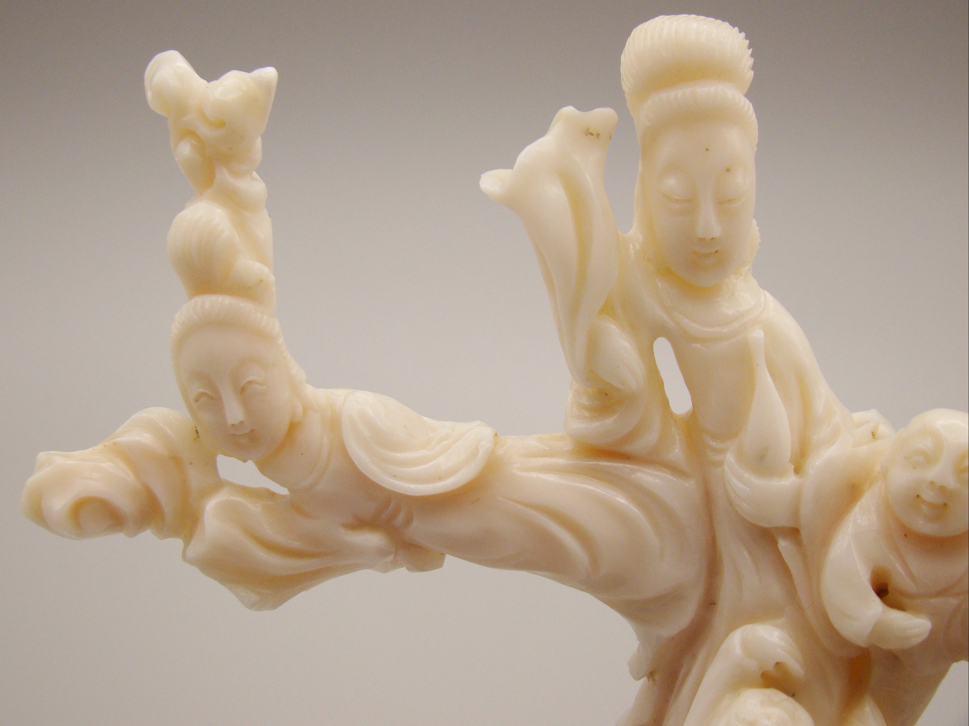 antique coral, natural coral, undyed coral, white Angel skin coral, Italian coral, pacific coral, Sardinian Coral, sea coral, Mediterranean coral, Mediterranean Figurine, Mediterranean white angel skin, Mediterranean sculpture, coral sculpture, coral figurine, Asien coral, Asien figurine, handcarved coral
