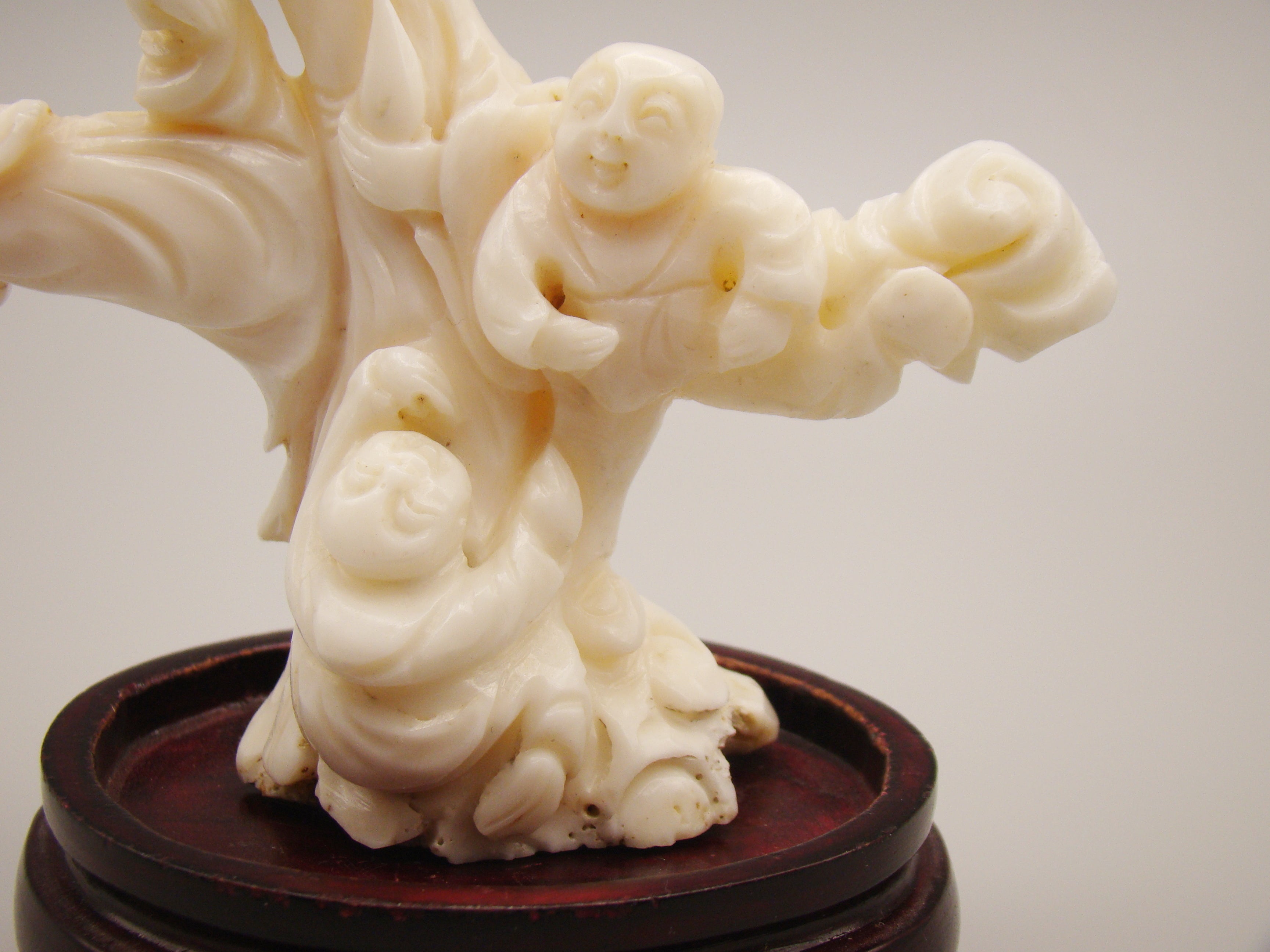 antique coral, natural coral, undyed coral, white Angel skin coral, Italian coral, pacific coral, Sardinian Coral, sea coral, Mediterranean coral, Mediterranean Figurine, Mediterranean white angel skin, Mediterranean sculpture, coral sculpture, coral figurine, Asien coral, Asien figurine, handcarved coral
