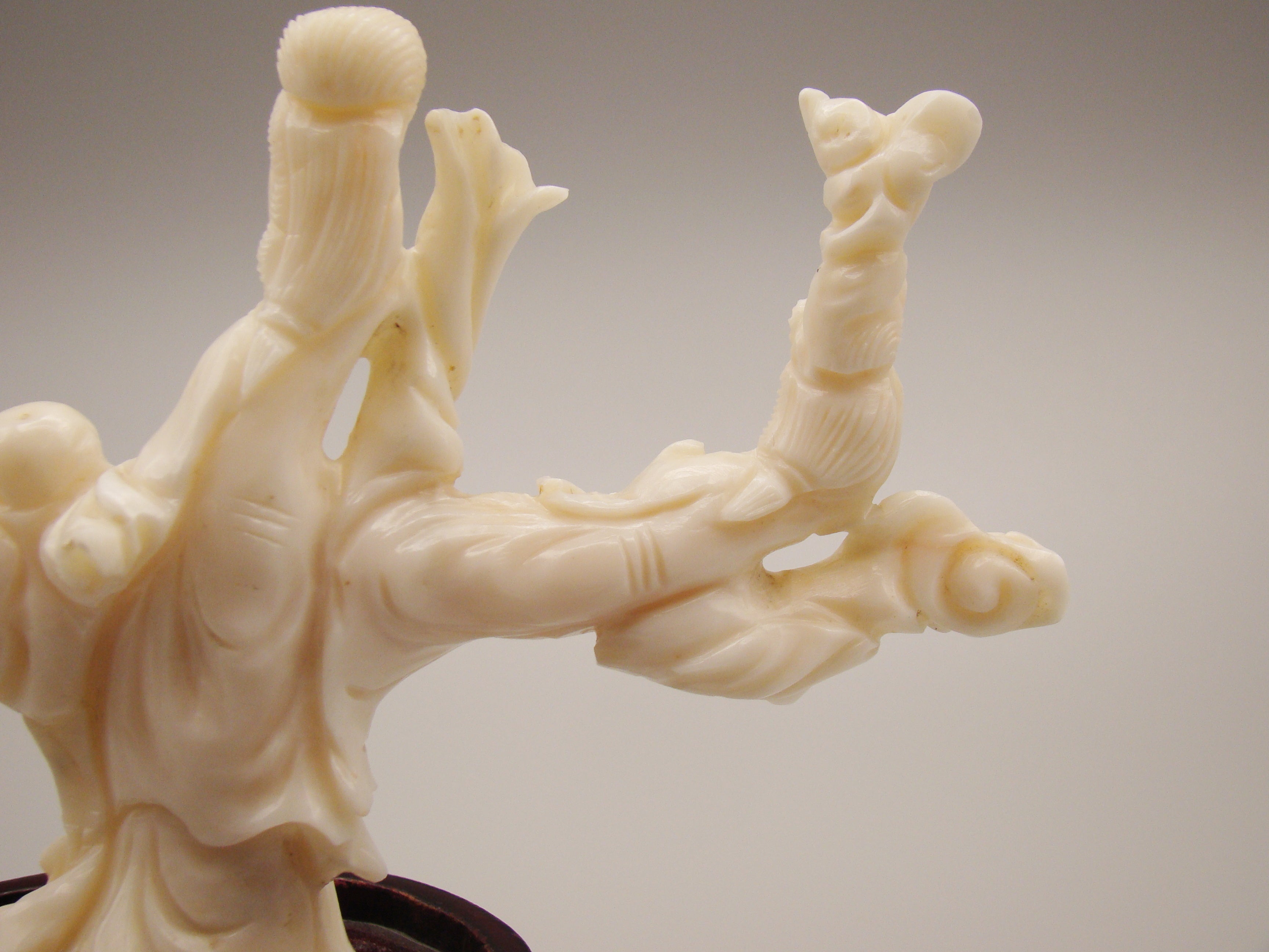 antique coral, natural coral, undyed coral, white Angel skin coral, Italian coral, pacific coral, Sardinian Coral, sea coral, Mediterranean coral, Mediterranean Figurine, Mediterranean white angel skin, Mediterranean sculpture, coral sculpture, coral figurine, Asien coral, Asien figurine, handcarved coral