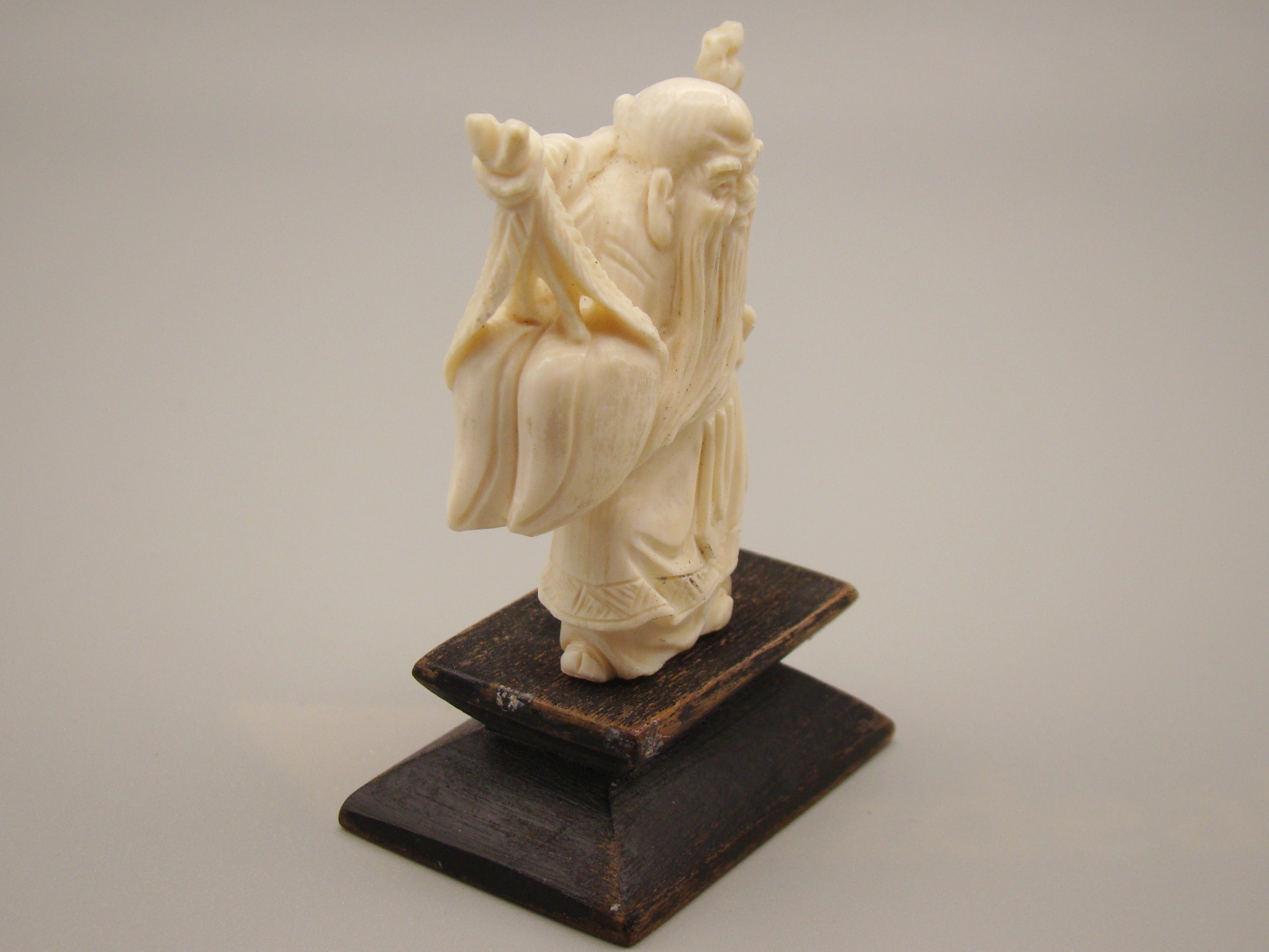 Antique Natural Elephant Ivory Figur - Handcarved - Kingdom of Antique Arts