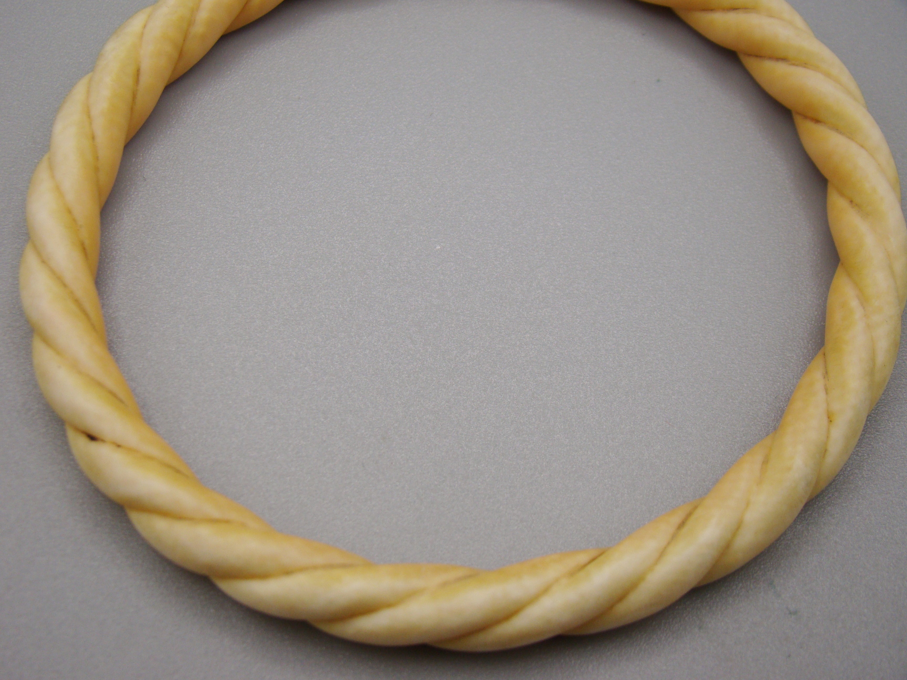 Antikt armband av naturligt elefantelfenben