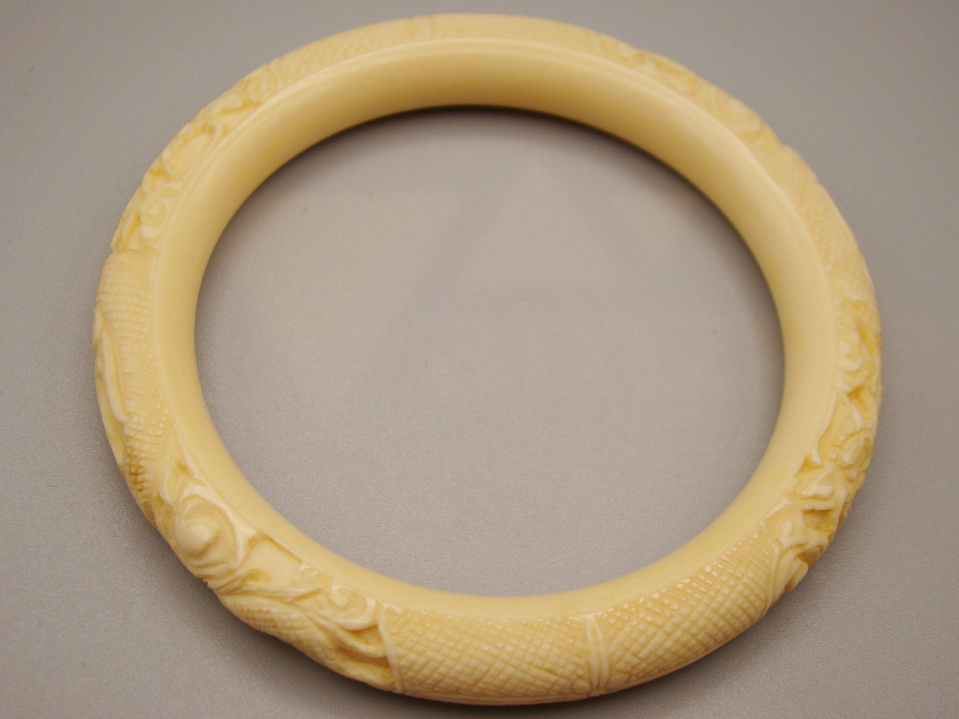 Antique Natural Elephant Ivory Bracelet - Kingdom of Antique Arts