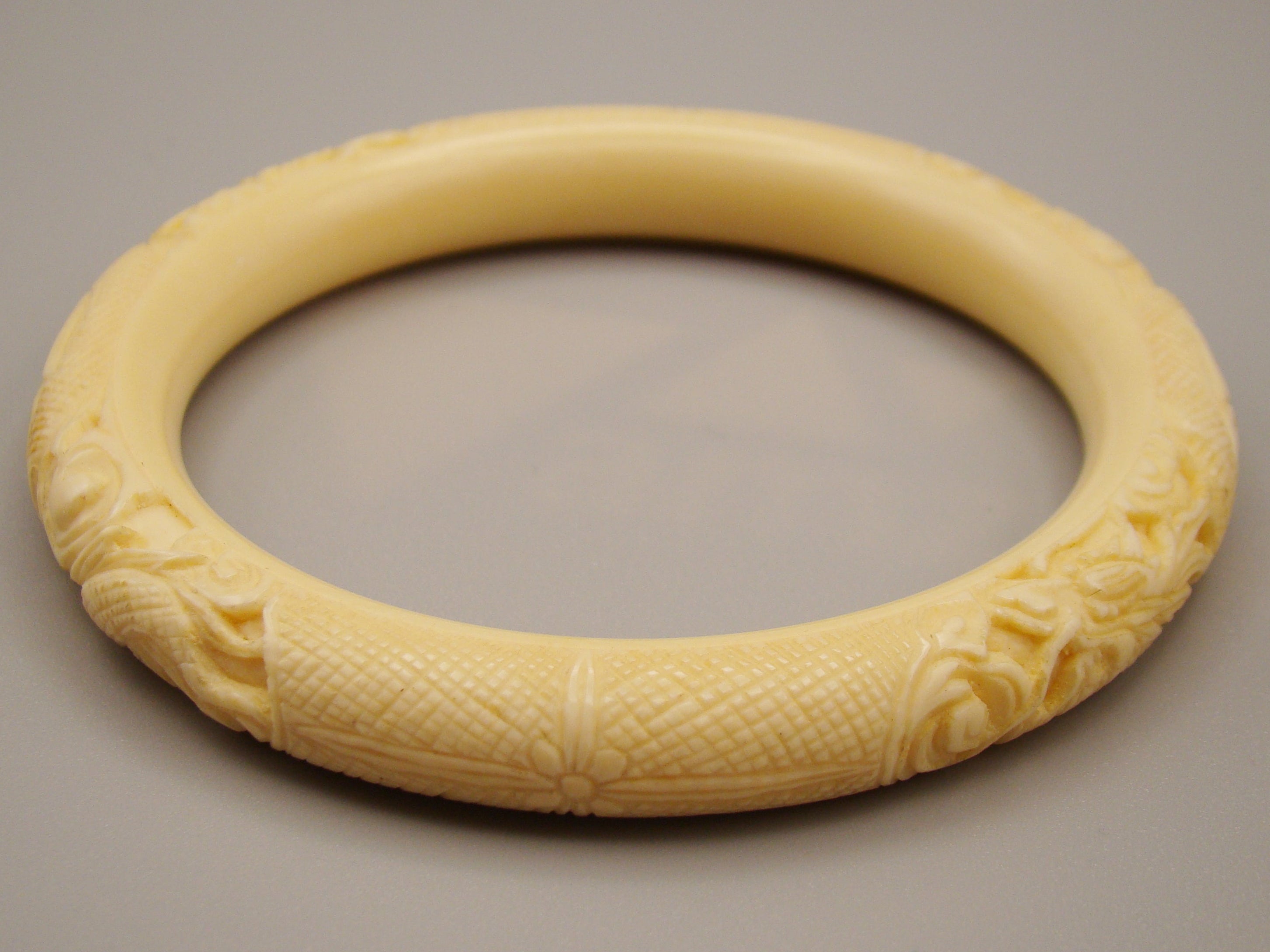 Antique Natural Elephant Ivory Bracelet - Kingdom of Antique Arts