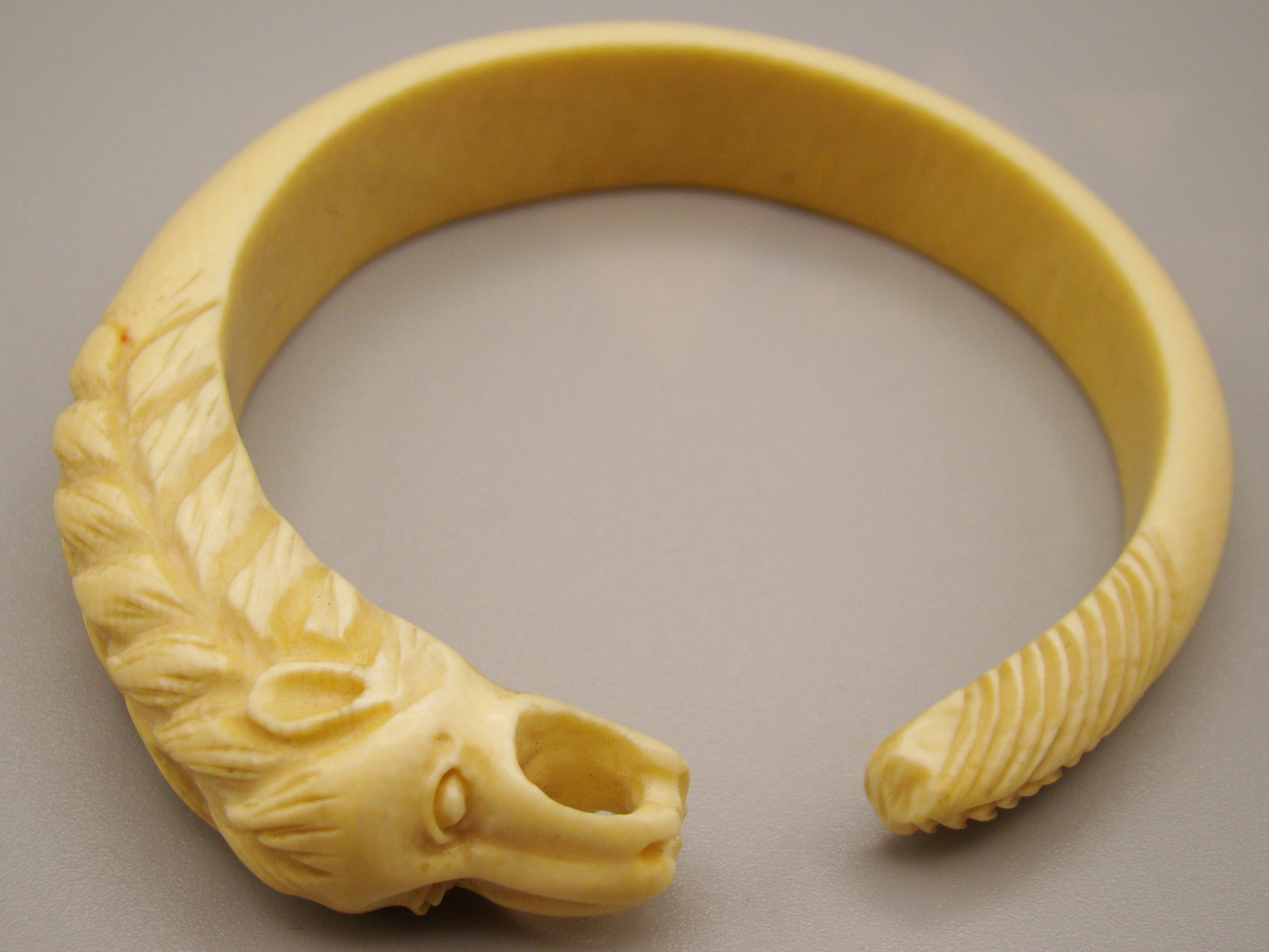 Antique Ivory, Natural Ivory, Ivory Bracelet, Mediterranean Ivory, handcarved Ivory, Asien Ivory, Elephant Ivory