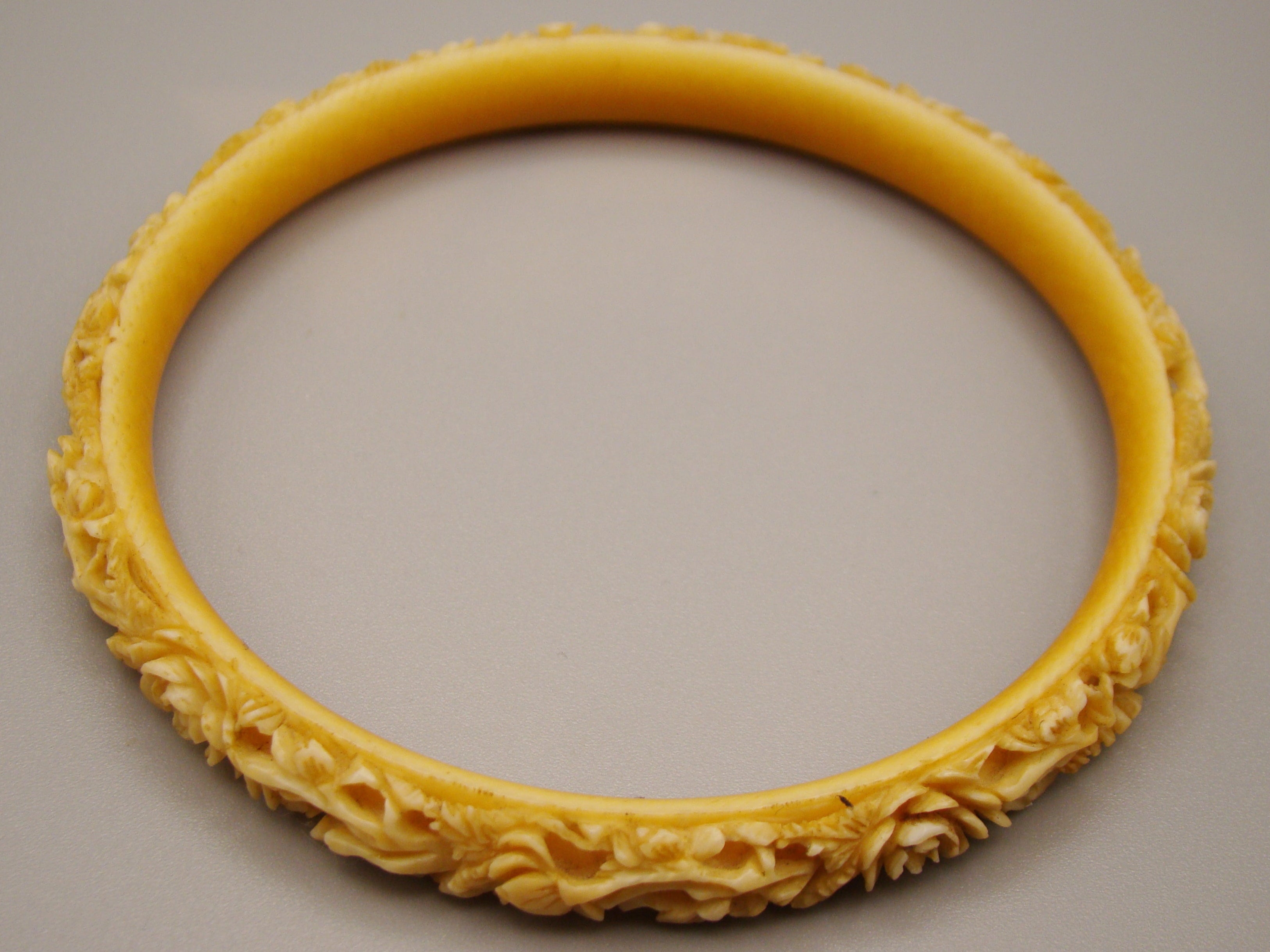 Antique Natural Elephant Ivory Bracelet - Kingdom of Antique Arts