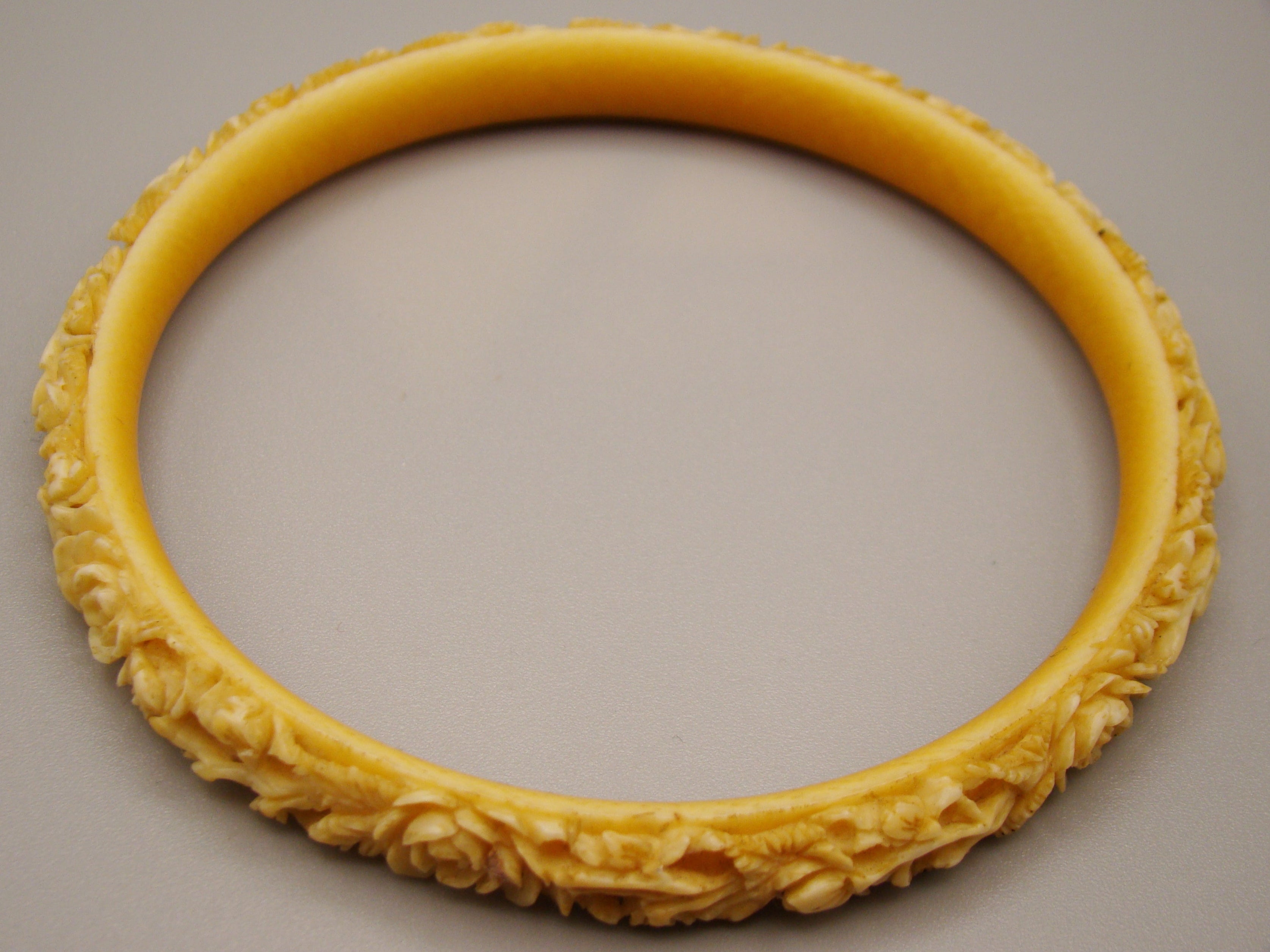 Antique Natural Elephant Ivory Bracelet - Kingdom of Antique Arts