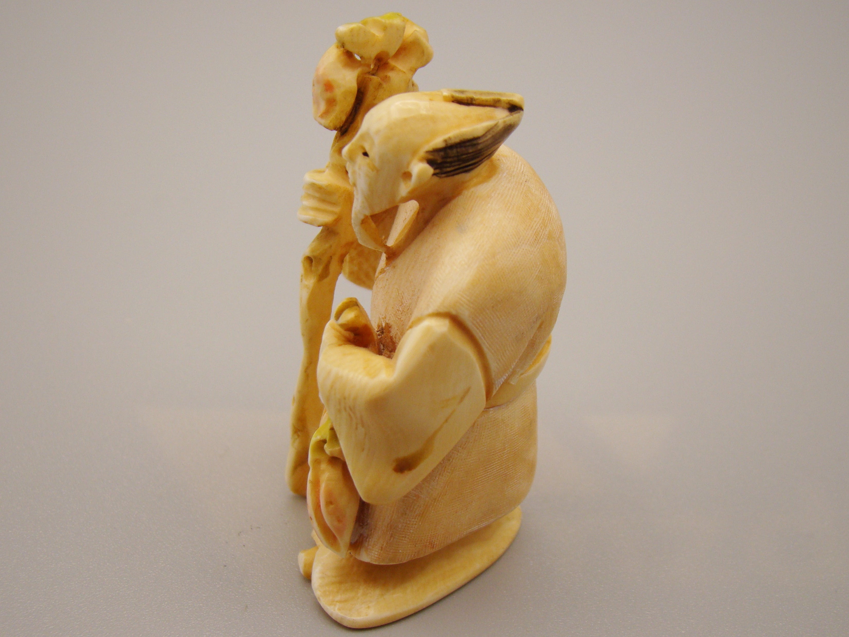 Antique Ivory, Natural Ivory, Ivory Figurine, Mediterranean Ivory, handcarved Ivory, Asien Ivory, Elephant Ivory, Netsuke, Netsuke - Japan, 20th Century