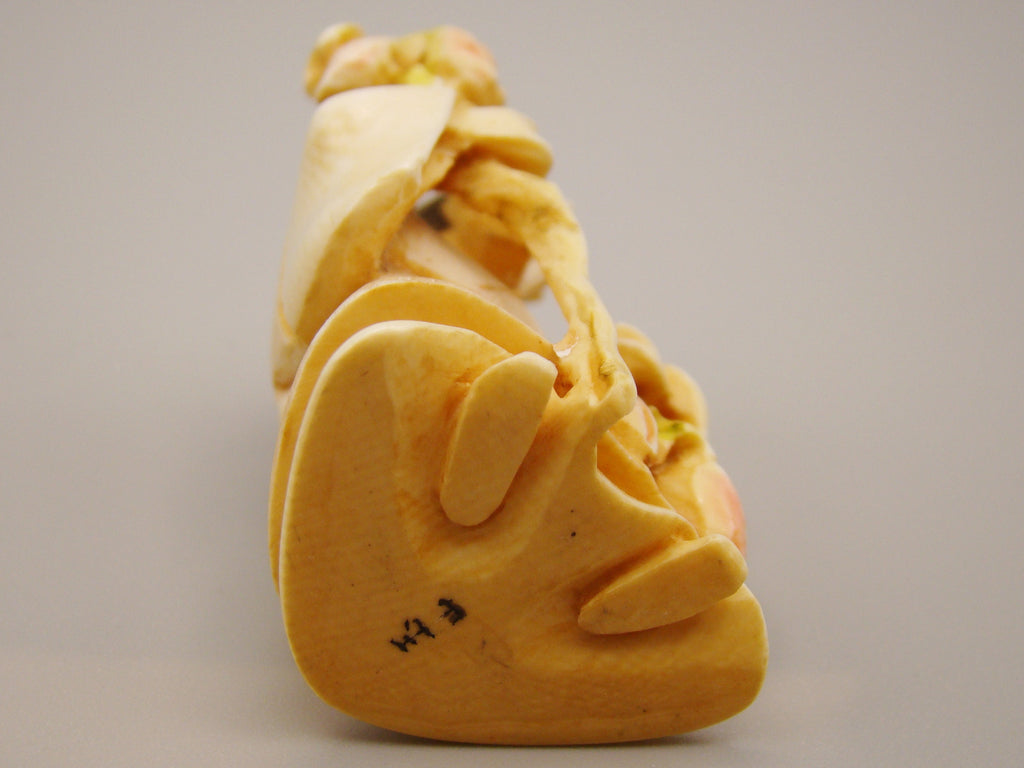 Antique Ivory, Natural Ivory, Ivory Figurine, Mediterranean Ivory, handcarved Ivory, Asien Ivory, Elephant Ivory, Netsuke, Netsuke - Japan, 20th Century