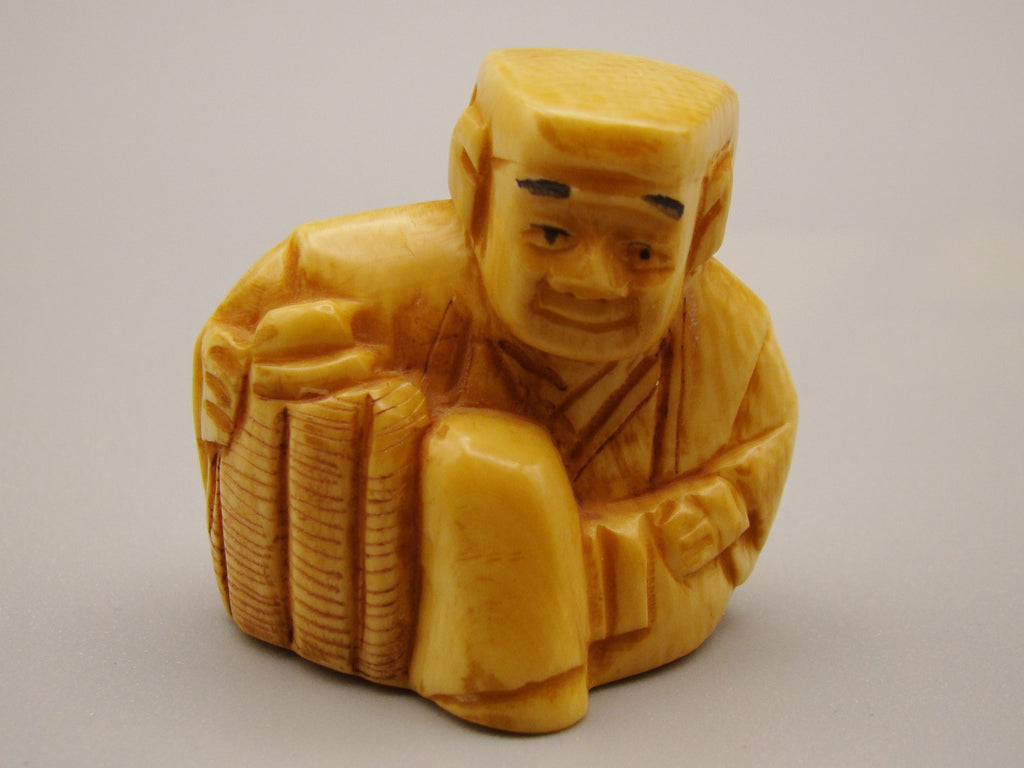 Antique Ivory, Natural Ivory, Ivory Figurine, Mediterranean Ivory, handcarved Ivory, Asien Ivory, Elephant Ivory, Netsuke, Netsuke - Japan, 20th Century
