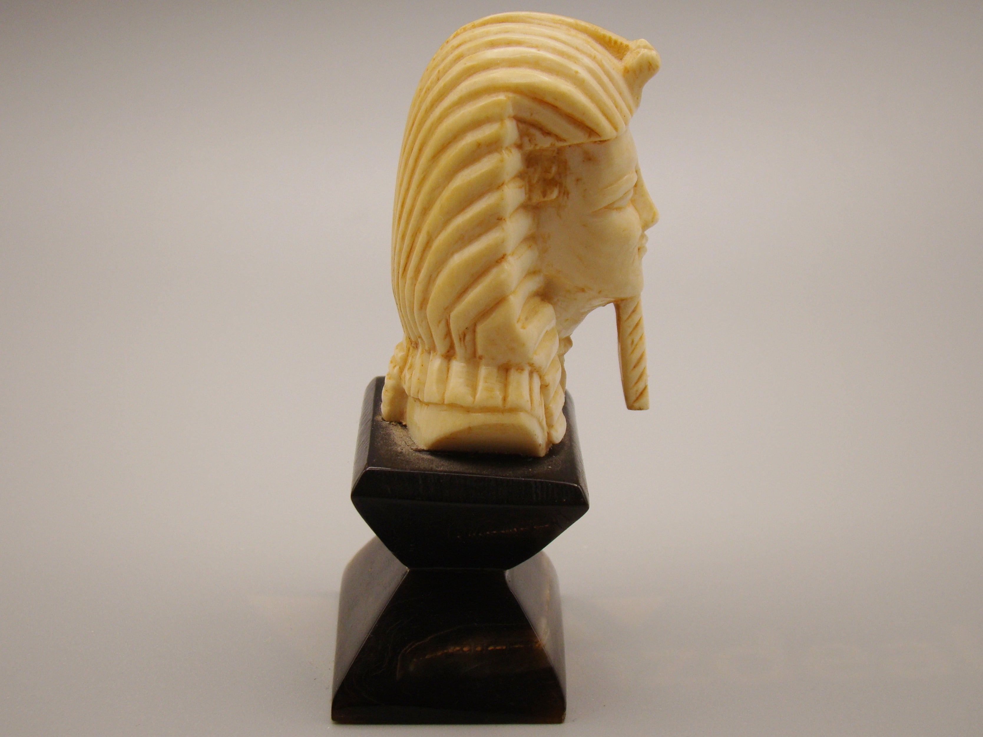 Antique Natural Elephant Ivory Figur - Handcarved - Kingdom of Antique Arts