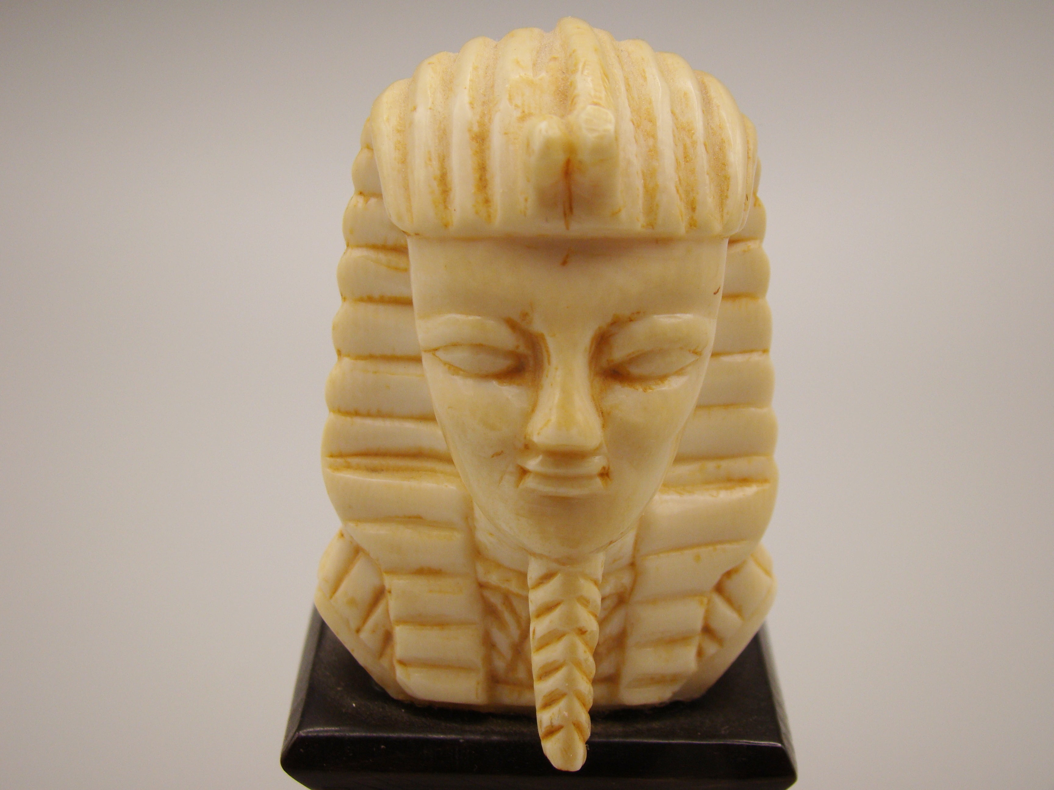 Antique Natural Elephant Ivory Figur - Handcarved - Kingdom of Antique Arts