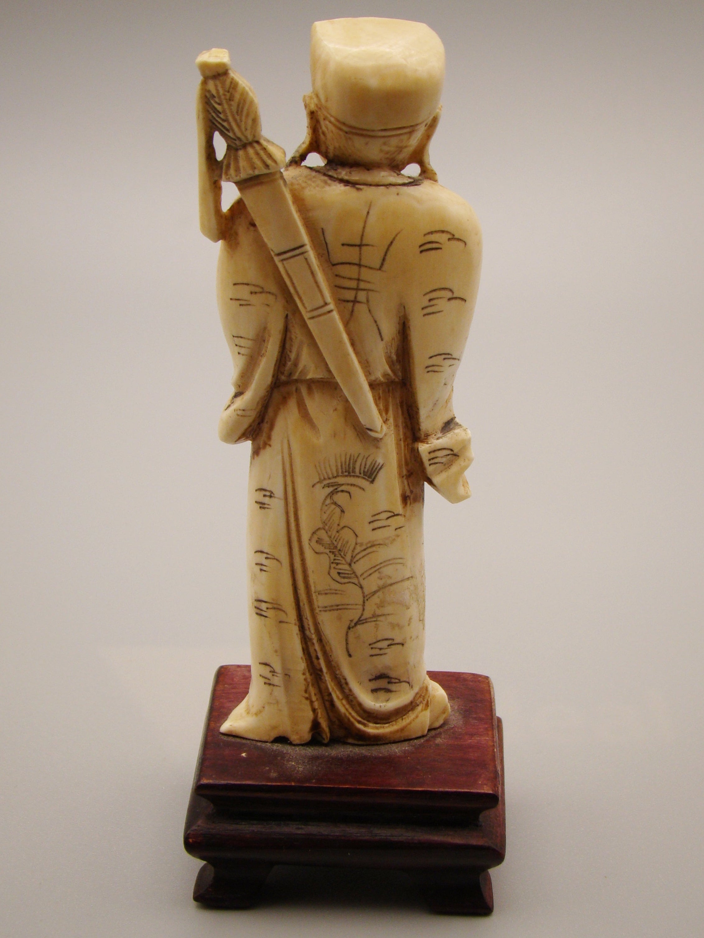 Antique Natural Elephant Ivory Figur - Handcarved - Netsuke Signed - Japan - Kingdom of Antique Arts