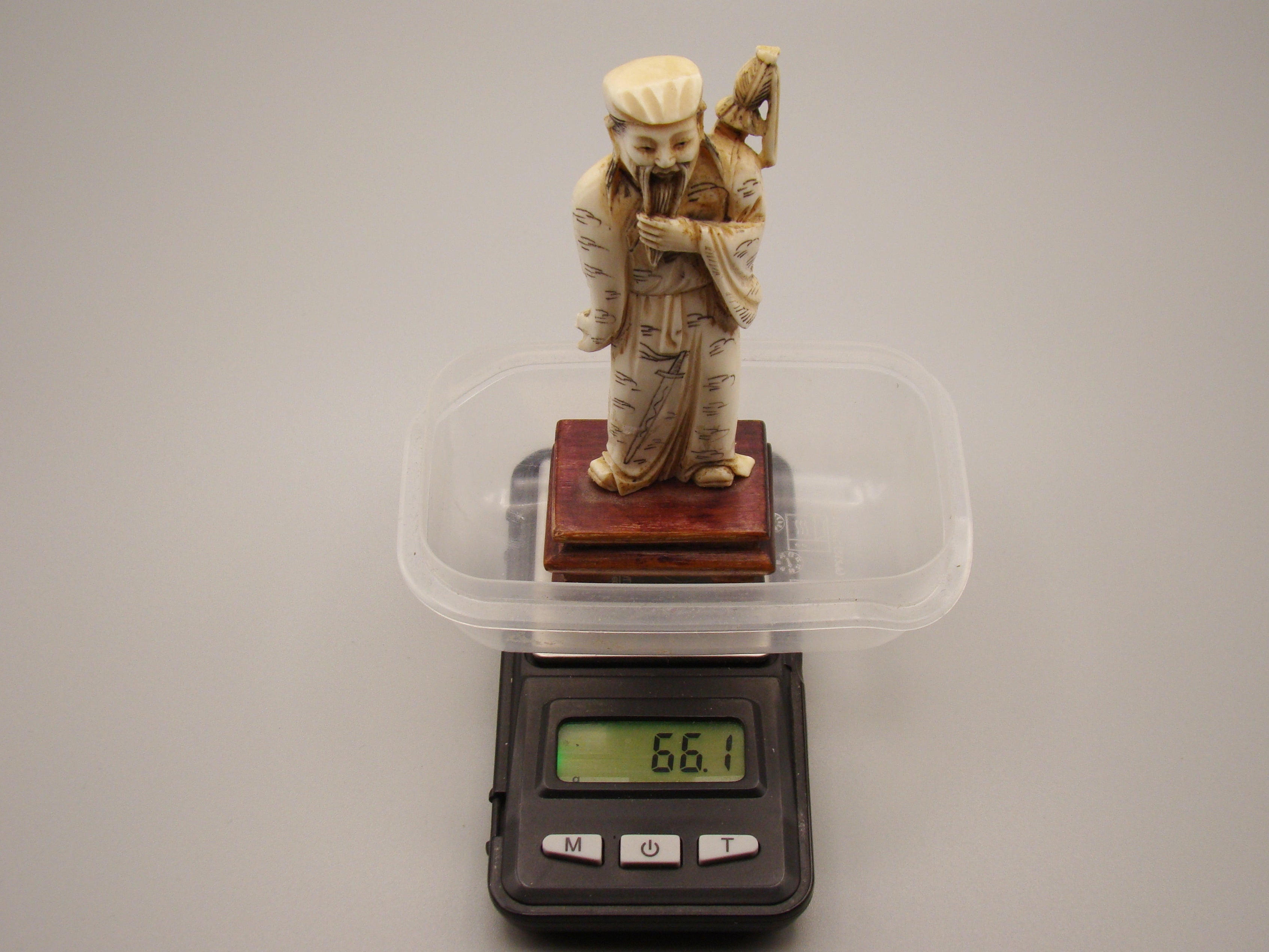 Antique Natural Elephant Ivory Figur - Handcarved - Netsuke Signed - Japan - Kingdom of Antique Arts