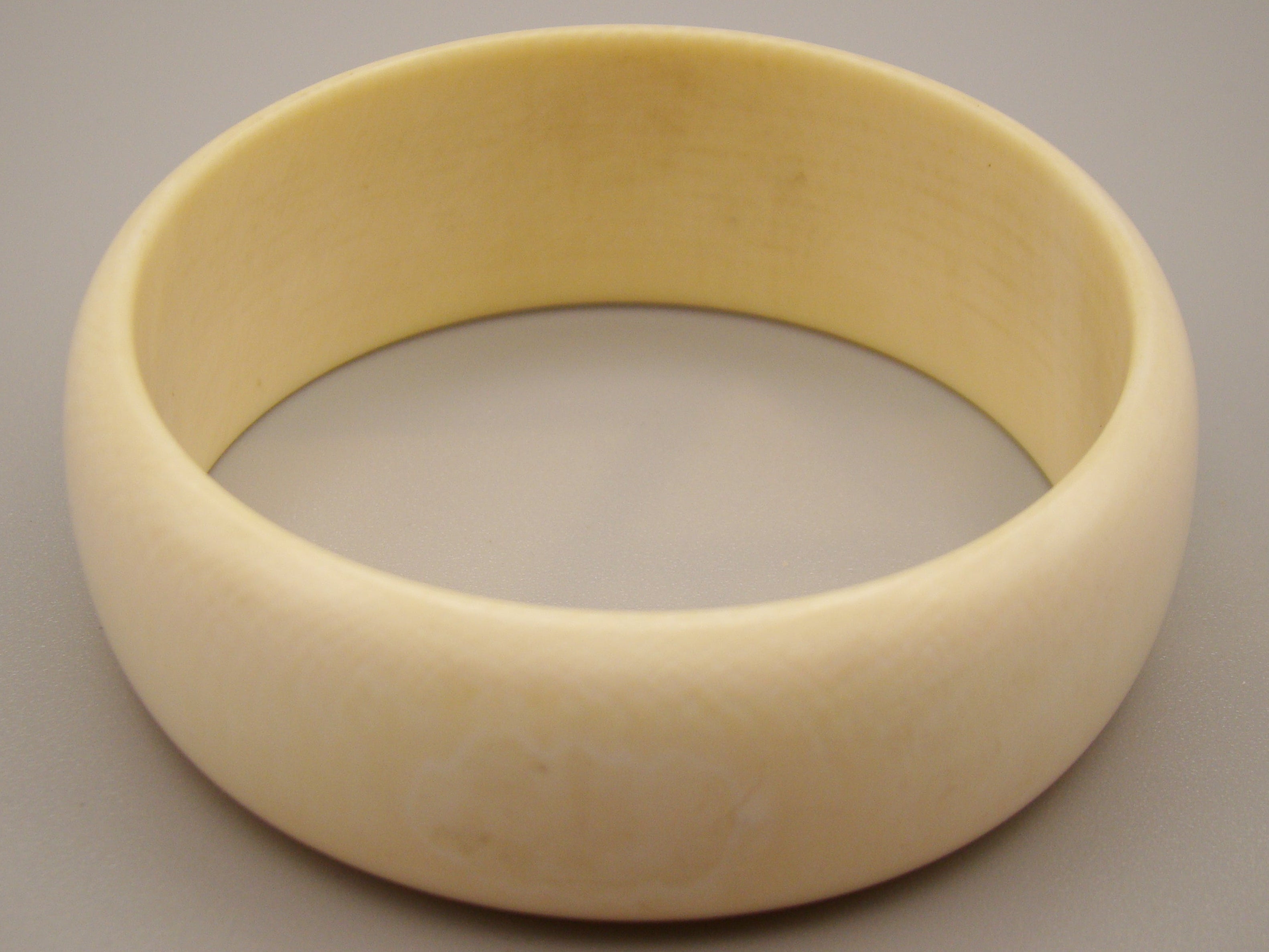 Antique Natural Elephant Ivory Bracelet - Kingdom of Antique Arts
