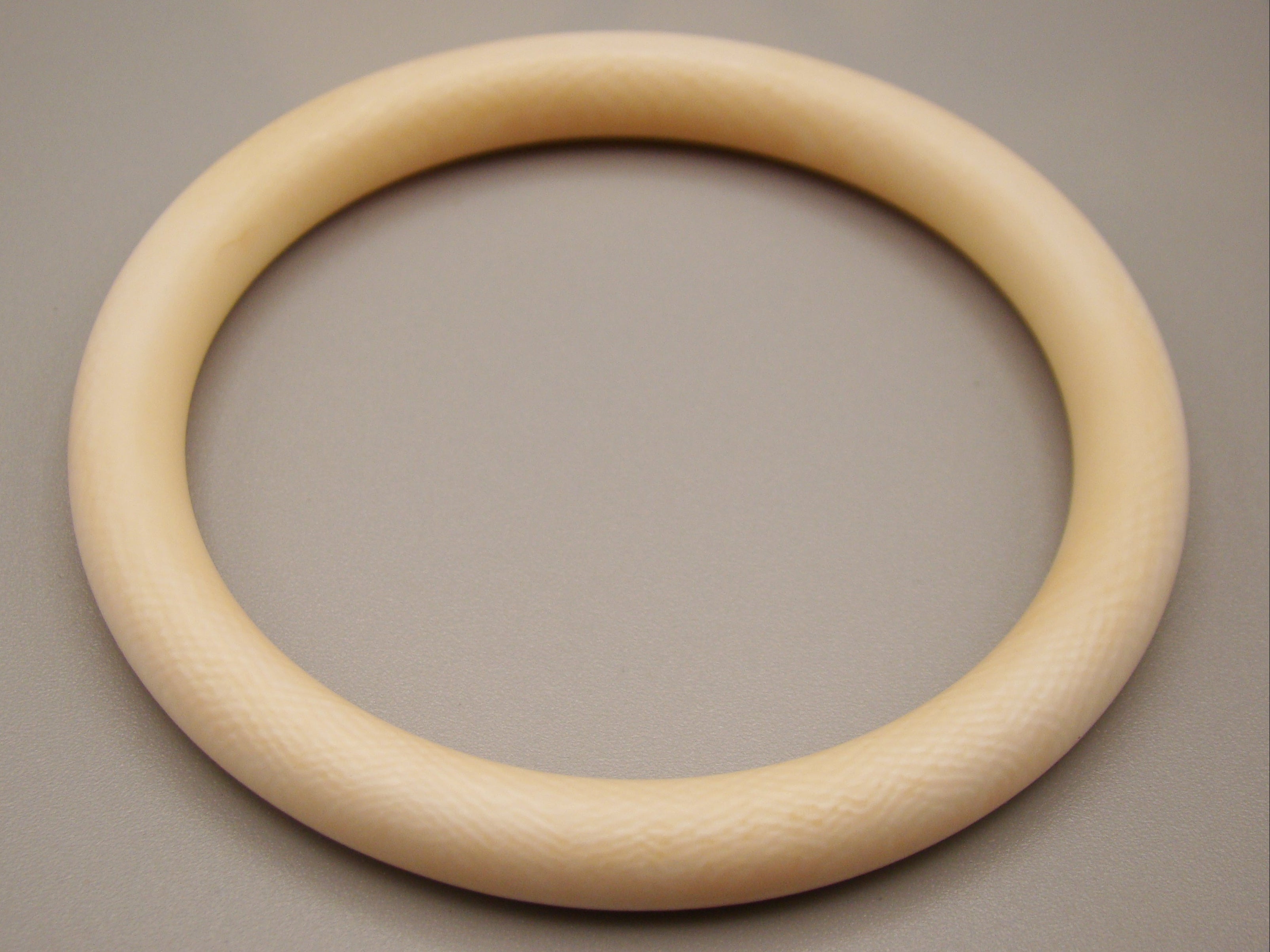 Antique Ivory, Natural Ivory, Ivory Bracelet, Mediterranean Ivory, handcarved Ivory, Asien Ivory, Elephant Ivory