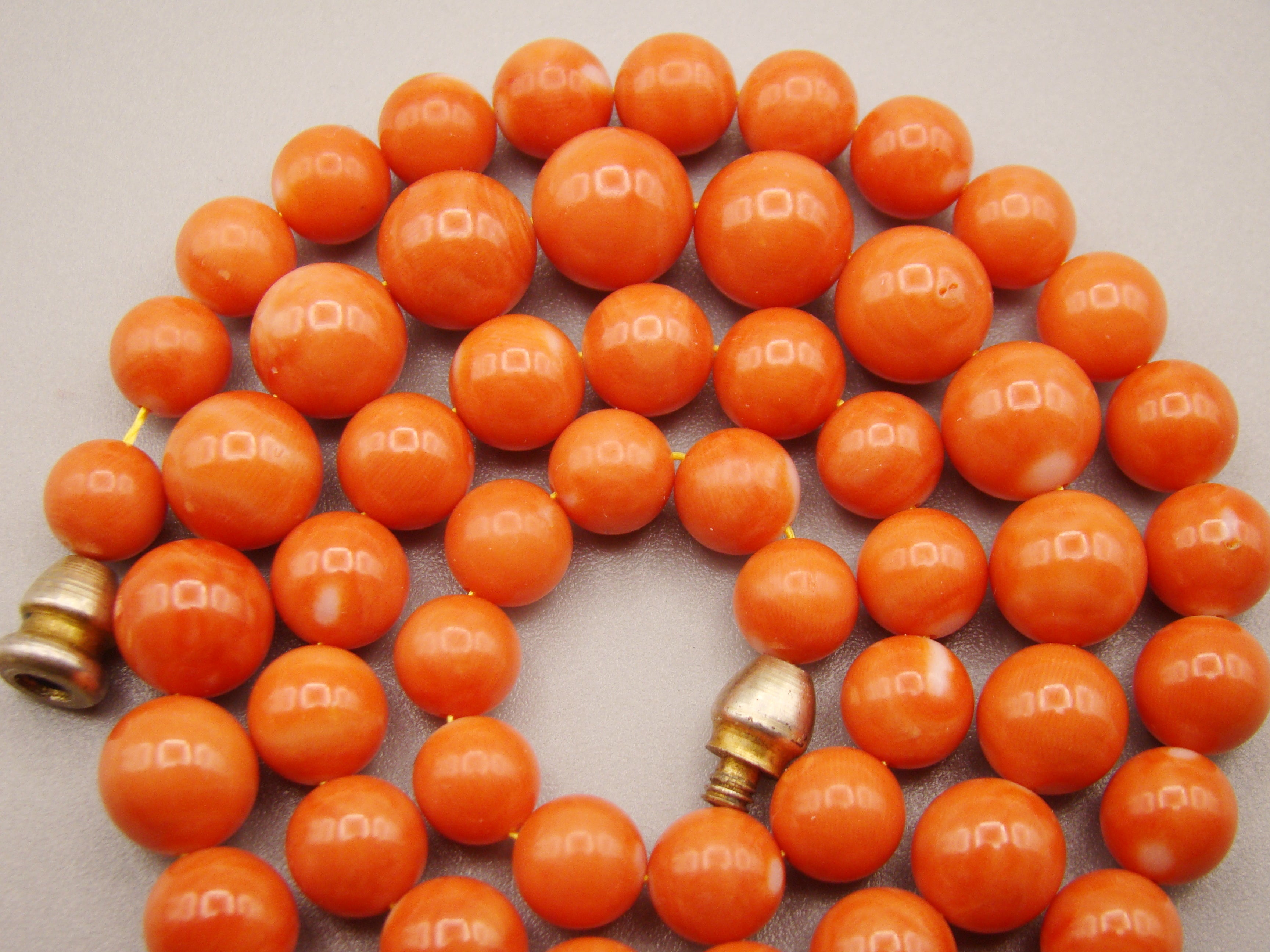 antique coral, natural coral, undyed coral, dark momo orange coral, Italian coral, pacific coral, Sardinian Coral, sea coral, momo coral, Mediterranean chain, Mediterranean necklace, 14 karat gold clasp, momo coral