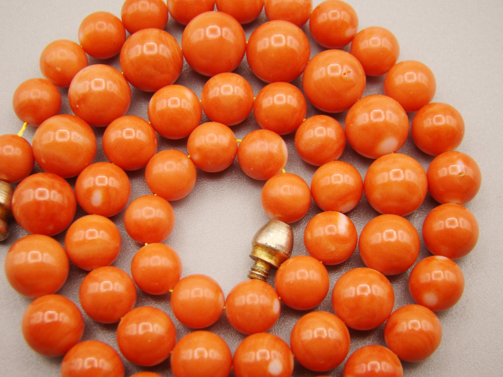 antique coral, natural coral, undyed coral, dark momo orange coral, Italian coral, pacific coral, Sardinian Coral, sea coral, momo coral, Mediterranean chain, Mediterranean necklace, 14 karat gold clasp, momo coral