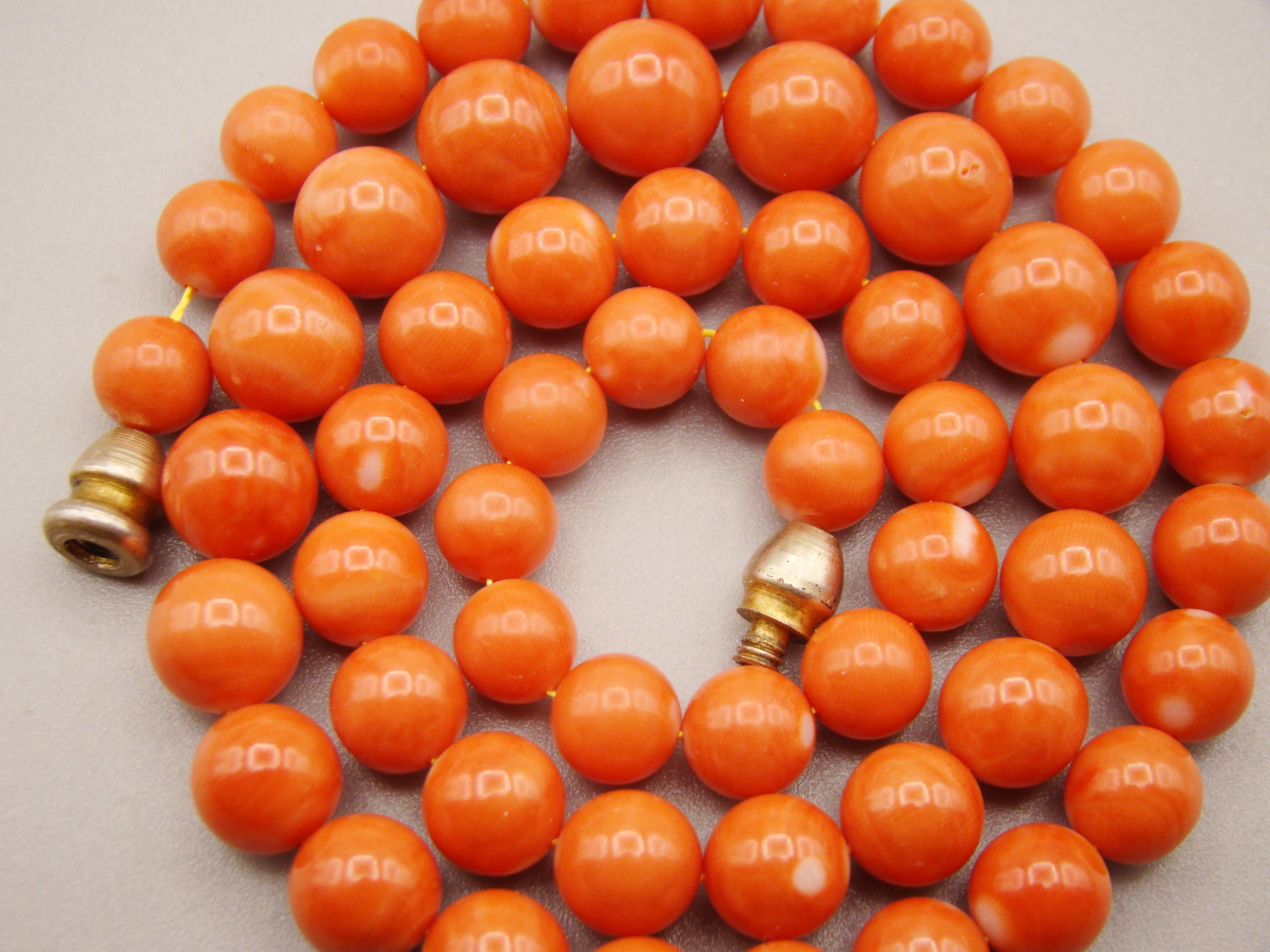 antique coral, natural coral, undyed coral, dark momo orange coral, Italian coral, pacific coral, Sardinian Coral, sea coral, momo coral, Mediterranean chain, Mediterranean necklace, 14 karat gold clasp, momo coral
