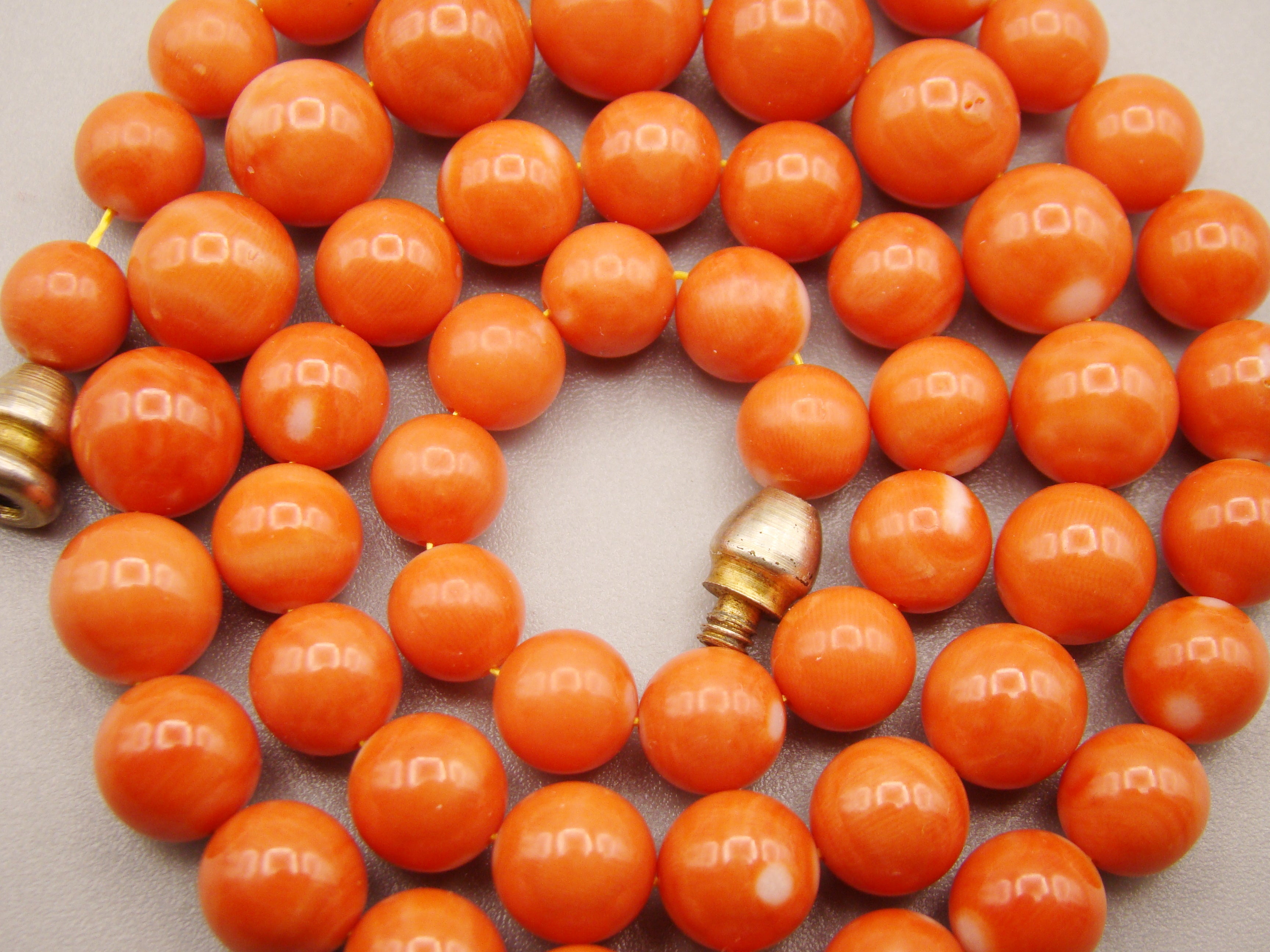 antique coral, natural coral, undyed coral, dark momo orange coral, Italian coral, pacific coral, Sardinian Coral, sea coral, momo coral, Mediterranean chain, Mediterranean necklace, 14 karat gold clasp, momo coral