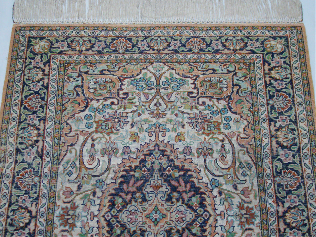 Antique Oriental silk wall carpet center composition ornamental CA018